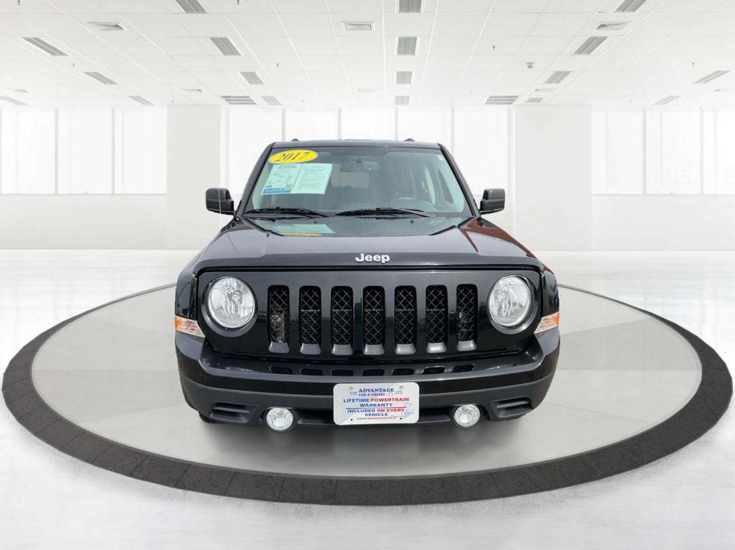 2017 Jeep Patriot Sport FWD (1C4NJPBAXHD) with an 2.4L I-4 DOHC engine, located at 4508 South Dixie Dr, Moraine, OH, 45439, (937) 908-9800, 39.689976, -84.218452 - 2017 Jeep Patriot Sport FWD - Photo#6