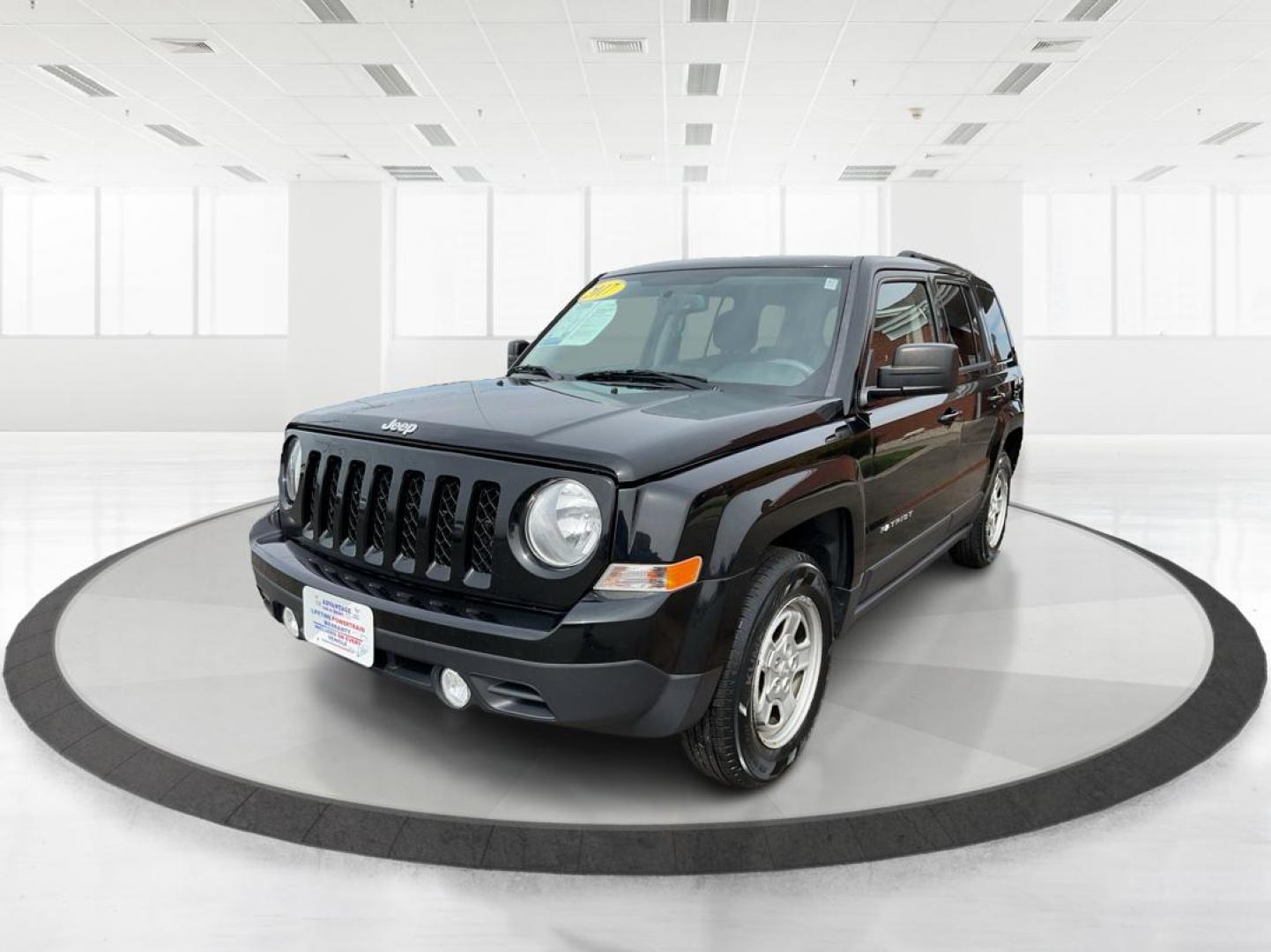 2017 Jeep Patriot Sport FWD (1C4NJPBAXHD) with an 2.4L I-4 DOHC engine, located at 4508 South Dixie Dr, Moraine, OH, 45439, (937) 908-9800, 39.689976, -84.218452 - 2017 Jeep Patriot Sport FWD - Photo#7