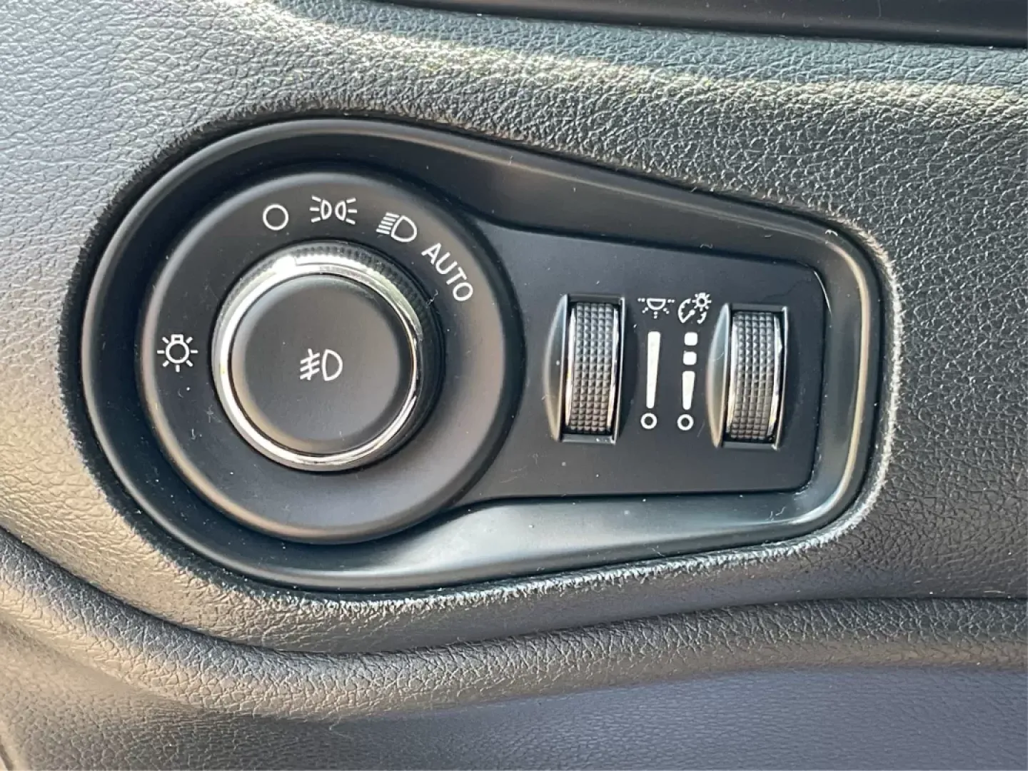 2017 Jeep Renegade Latitude FWD (ZACCJABB4HP) with an Other engine, located at 8750 N County Rd 25A, Piqua, OH, 45356, (937) 908-9800, 40.164391, -84.232513 - **Unleash Your Adventurous Spirit with the 2017 Jeep Renegade Latitude FWD Your Ideal Crossover for Every Journey!**<br /> <br /> Are you searching for a vehicle that seamlessly blends adventure with everyday practicality? Look no further than the 2017 Jeep Renegade Latitude FWD, now available at A - Photo#16