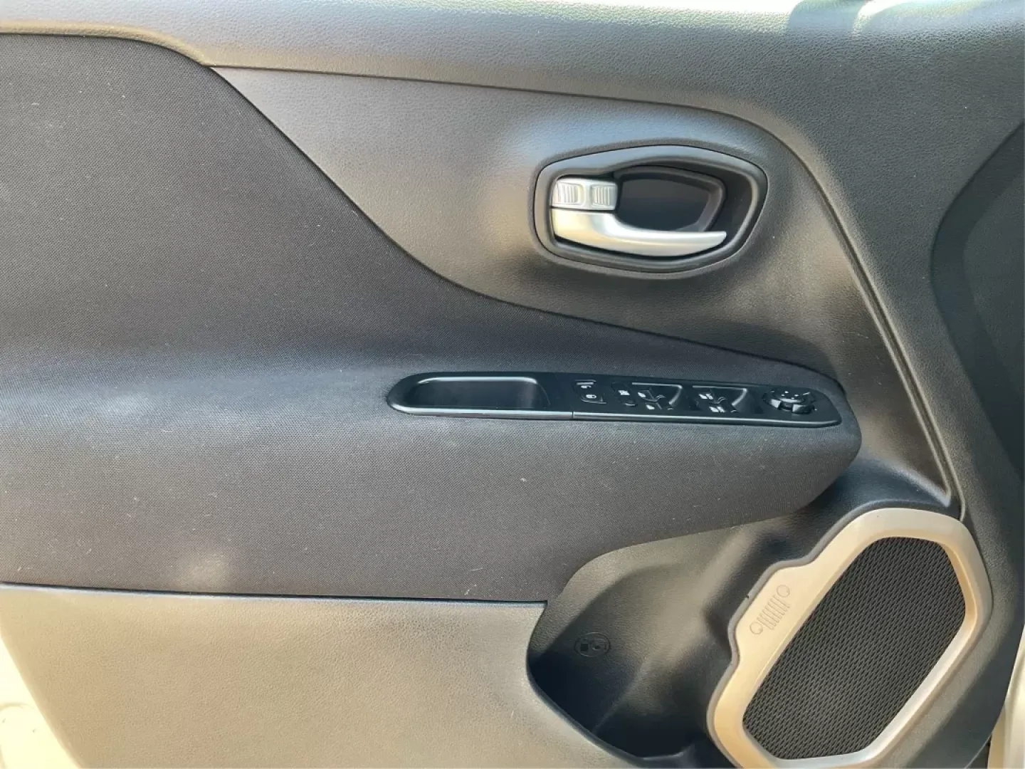 2017 Jeep Renegade Latitude FWD (ZACCJABB4HP) with an Other engine, located at 8750 N County Rd 25A, Piqua, OH, 45356, (937) 908-9800, 40.164391, -84.232513 - **Unleash Your Adventurous Spirit with the 2017 Jeep Renegade Latitude FWD Your Ideal Crossover for Every Journey!**<br /> <br /> Are you searching for a vehicle that seamlessly blends adventure with everyday practicality? Look no further than the 2017 Jeep Renegade Latitude FWD, now available at A - Photo#18