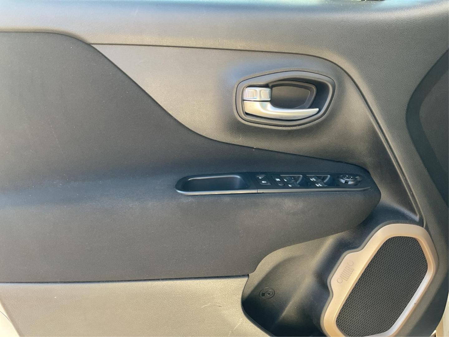 2017 Jeep Renegade Sport 4x4 (ZACCJBAH3HP) with an MultiAir 1.4L I-4 variable valve control engine, Manual transmission, located at 1099 N County Rd 25A, Troy, OH, 45373, (937) 908-9800, 40.057079, -84.212883 - 2017 Jeep Renegade Sport 4x4 - Photo#15