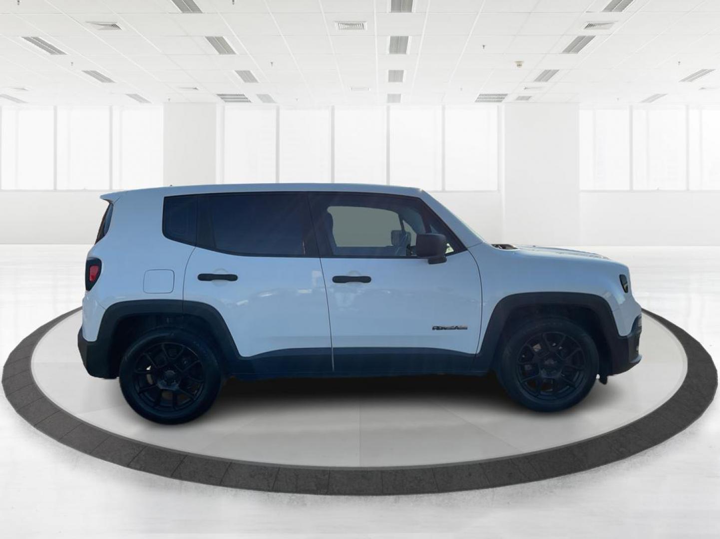 2017 Jeep Renegade Sport 4x4 (ZACCJBAH3HP) with an MultiAir 1.4L I-4 variable valve control engine, Manual transmission, located at 1099 N County Rd 25A, Troy, OH, 45373, (937) 908-9800, 40.057079, -84.212883 - 2017 Jeep Renegade Sport 4x4 - Photo#1