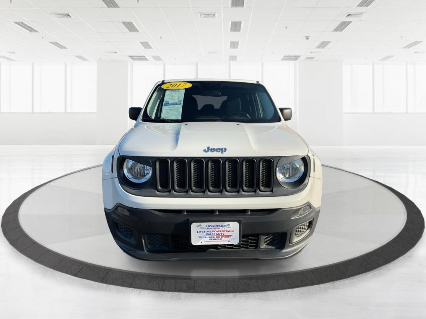 2017 Jeep Renegade Sport 4x4 (ZACCJBAH3HP) with an MultiAir 1.4L I-4 variable valve control engine, Manual transmission, located at 1099 N County Rd 25A, Troy, OH, 45373, (937) 908-9800, 40.057079, -84.212883 - 2017 Jeep Renegade Sport 4x4 - Photo#4