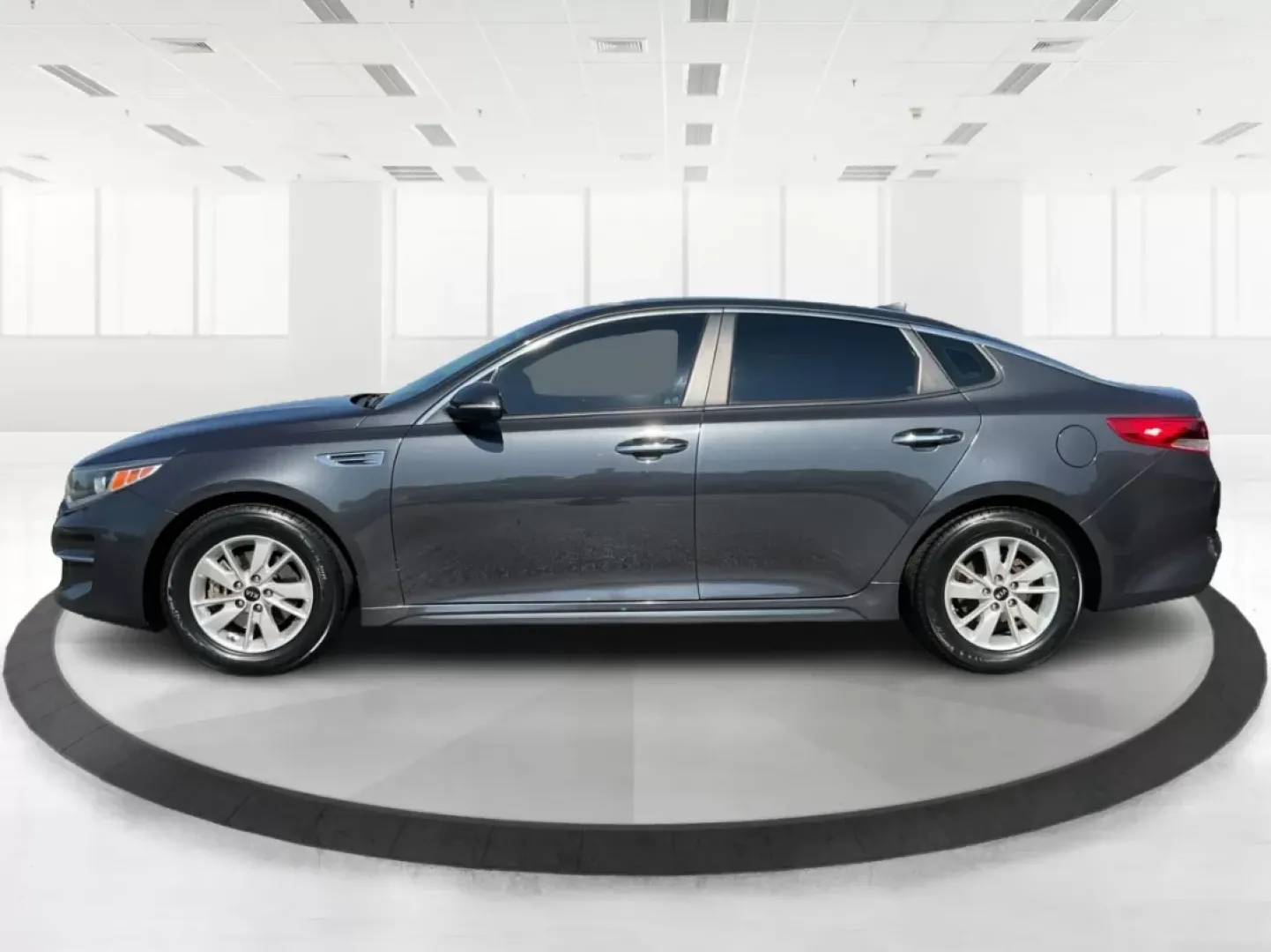 2017 Kia Optima LX (5XXGT4L37HG) with an Theta II 2.4L I-4 gasoline direct injection engine, located at 4508 South Dixie Dr, Moraine, OH, 45439, (937) 908-9800, 39.689976, -84.218452 - Discover the perfect blend of style and functionality with this 2017 Kia Optima LX, available at Advantage Car and Credit, your trusted Buy Here Pay Here dealership in Fairborn, OH. Whether you're commuting to work, shuttling the kids to school, or planning a weekend getaway, this sedan is designed - Photo#5