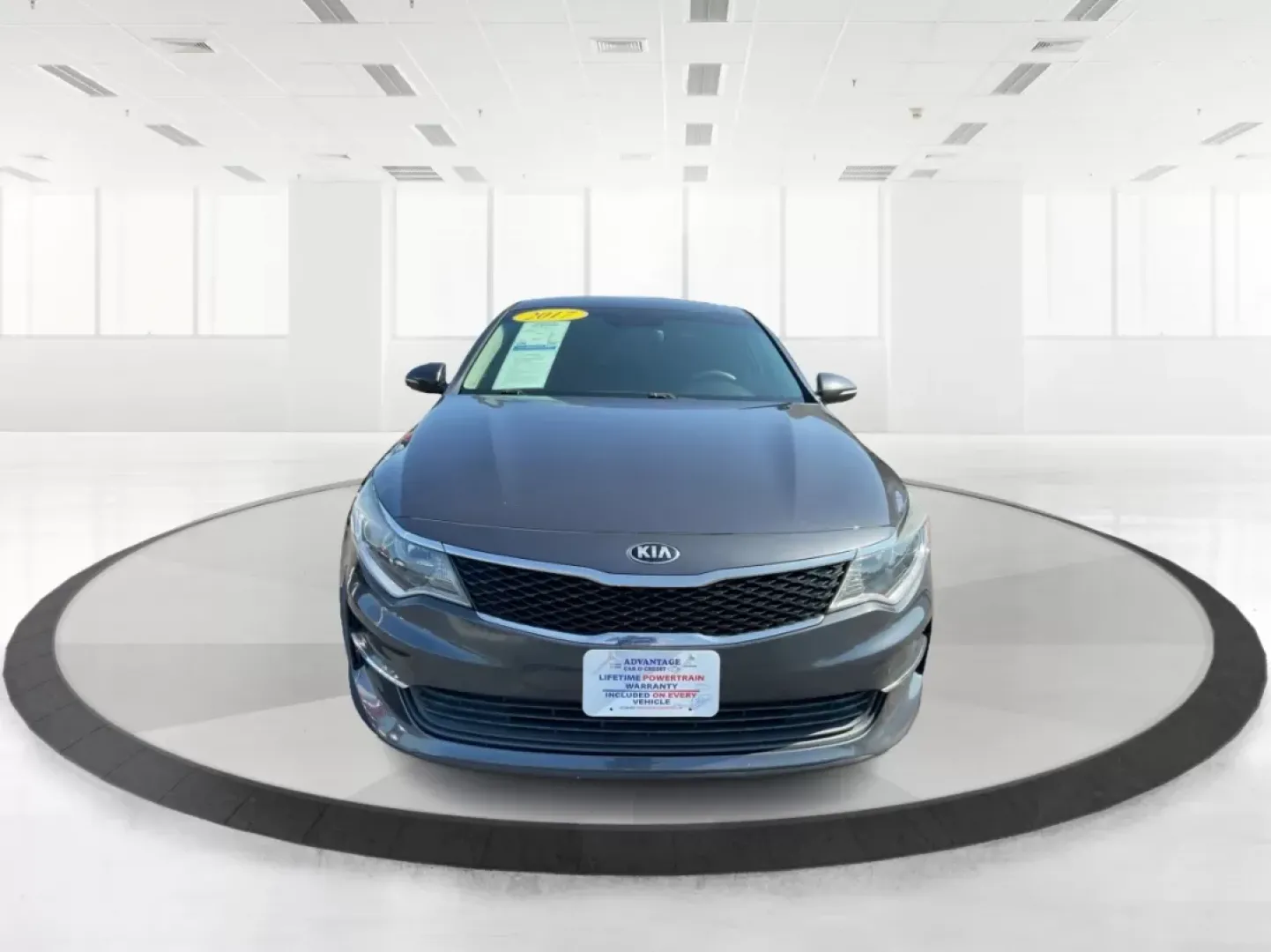 2017 Kia Optima LX (5XXGT4L37HG) with an Theta II 2.4L I-4 gasoline direct injection engine, located at 4508 South Dixie Dr, Moraine, OH, 45439, (937) 908-9800, 39.689976, -84.218452 - Discover the perfect blend of style and functionality with this 2017 Kia Optima LX, available at Advantage Car and Credit, your trusted Buy Here Pay Here dealership in Fairborn, OH. Whether you're commuting to work, shuttling the kids to school, or planning a weekend getaway, this sedan is designed - Photo#7