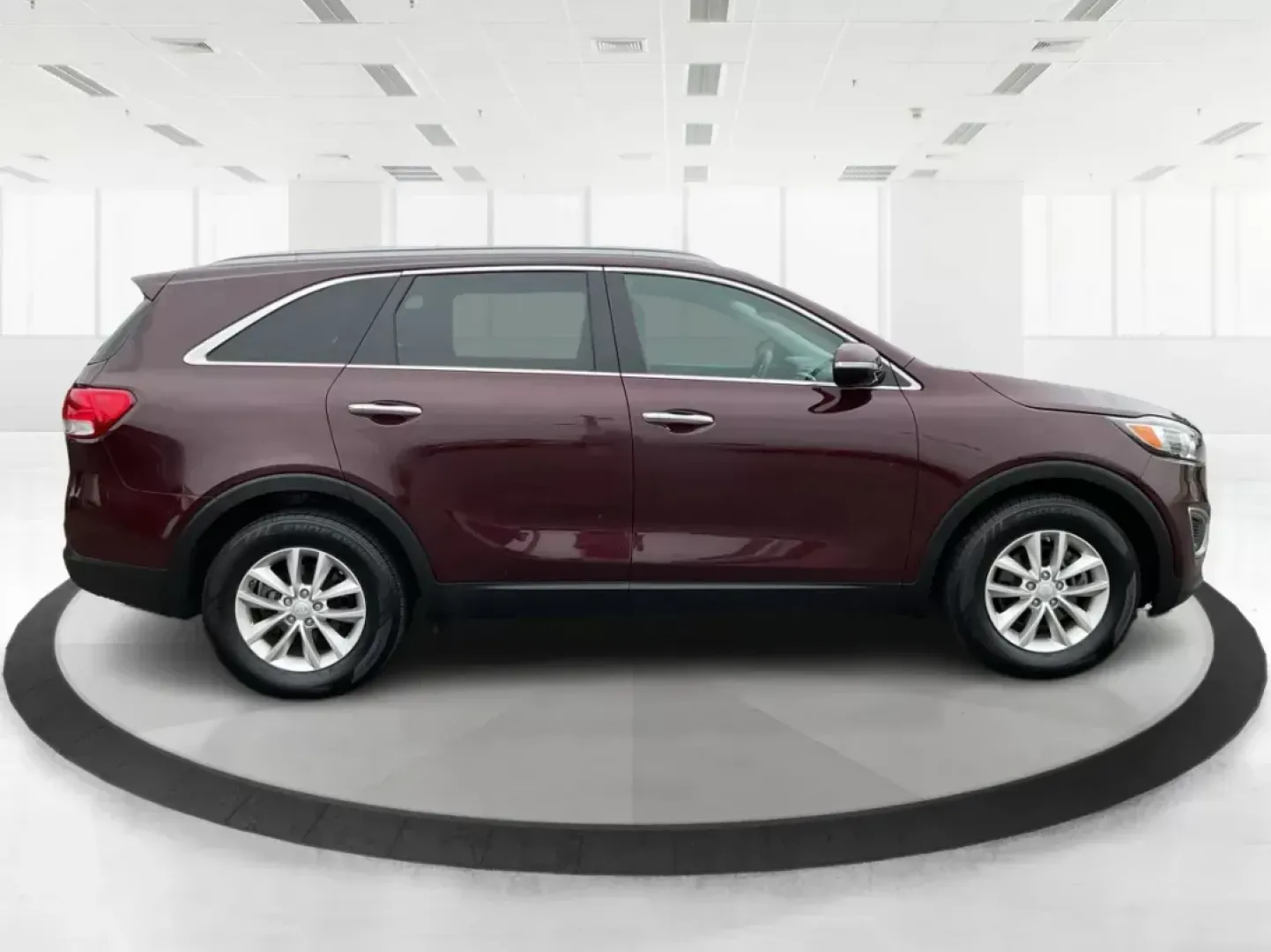 2017 Kia Sorento 3.3L LX (5XYPG4A53HG) with an Lambda II 3.3L V-6 gasoline direct injection engine, located at 880 E. National Road, Vandalia, OH, 45377, (937) 908-9800, 39.891918, -84.183594 - ### Discover the Versatile 2017 Kia Sorento at Advantage Car and Credit: Your Go-To BHPH Dealership in Fairborn, OH!<br /> <br /> Are you searching for a family-friendly SUV that can accommodate all your adventures? Look no further! The 2017 Kia Sorento, available at Advantage Car and Credit in Fair - Photo#1