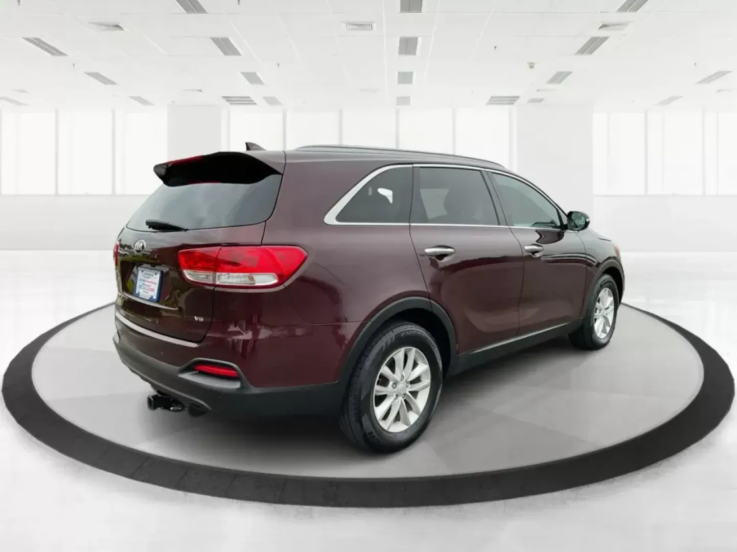 2017 Kia Sorento 3.3L LX (5XYPG4A53HG) with an Lambda II 3.3L V-6 gasoline direct injection engine, located at 880 E. National Road, Vandalia, OH, 45377, (937) 908-9800, 39.891918, -84.183594 - ### Discover the Versatile 2017 Kia Sorento at Advantage Car and Credit: Your Go-To BHPH Dealership in Fairborn, OH!<br /> <br /> Are you searching for a family-friendly SUV that can accommodate all your adventures? Look no further! The 2017 Kia Sorento, available at Advantage Car and Credit in Fair - Photo#2