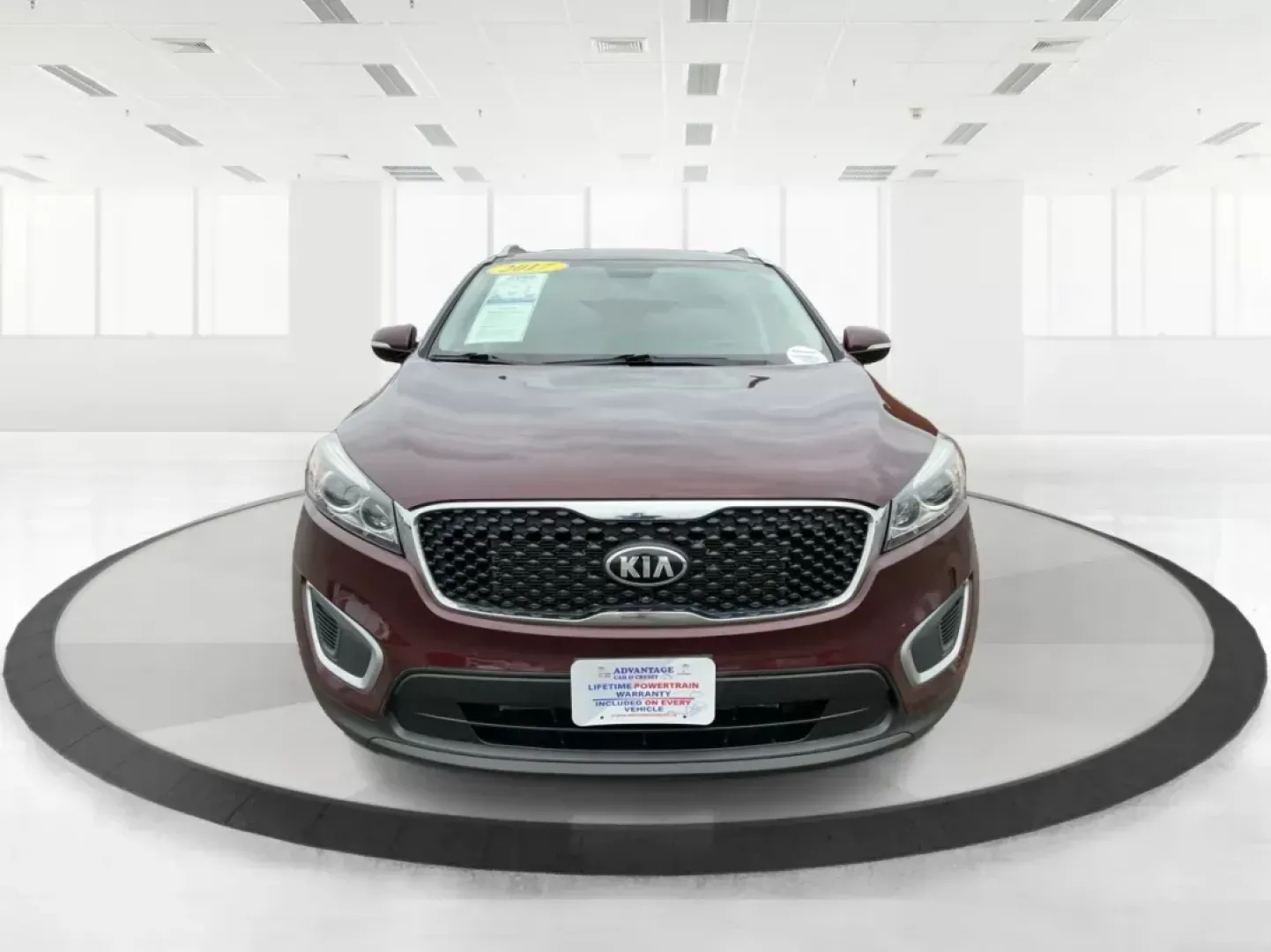 2017 Kia Sorento 3.3L LX (5XYPG4A53HG) with an Lambda II 3.3L V-6 gasoline direct injection engine, located at 880 E. National Road, Vandalia, OH, 45377, (937) 908-9800, 39.891918, -84.183594 - ### Discover the Versatile 2017 Kia Sorento at Advantage Car and Credit: Your Go-To BHPH Dealership in Fairborn, OH!<br /> <br /> Are you searching for a family-friendly SUV that can accommodate all your adventures? Look no further! The 2017 Kia Sorento, available at Advantage Car and Credit in Fair - Photo#6