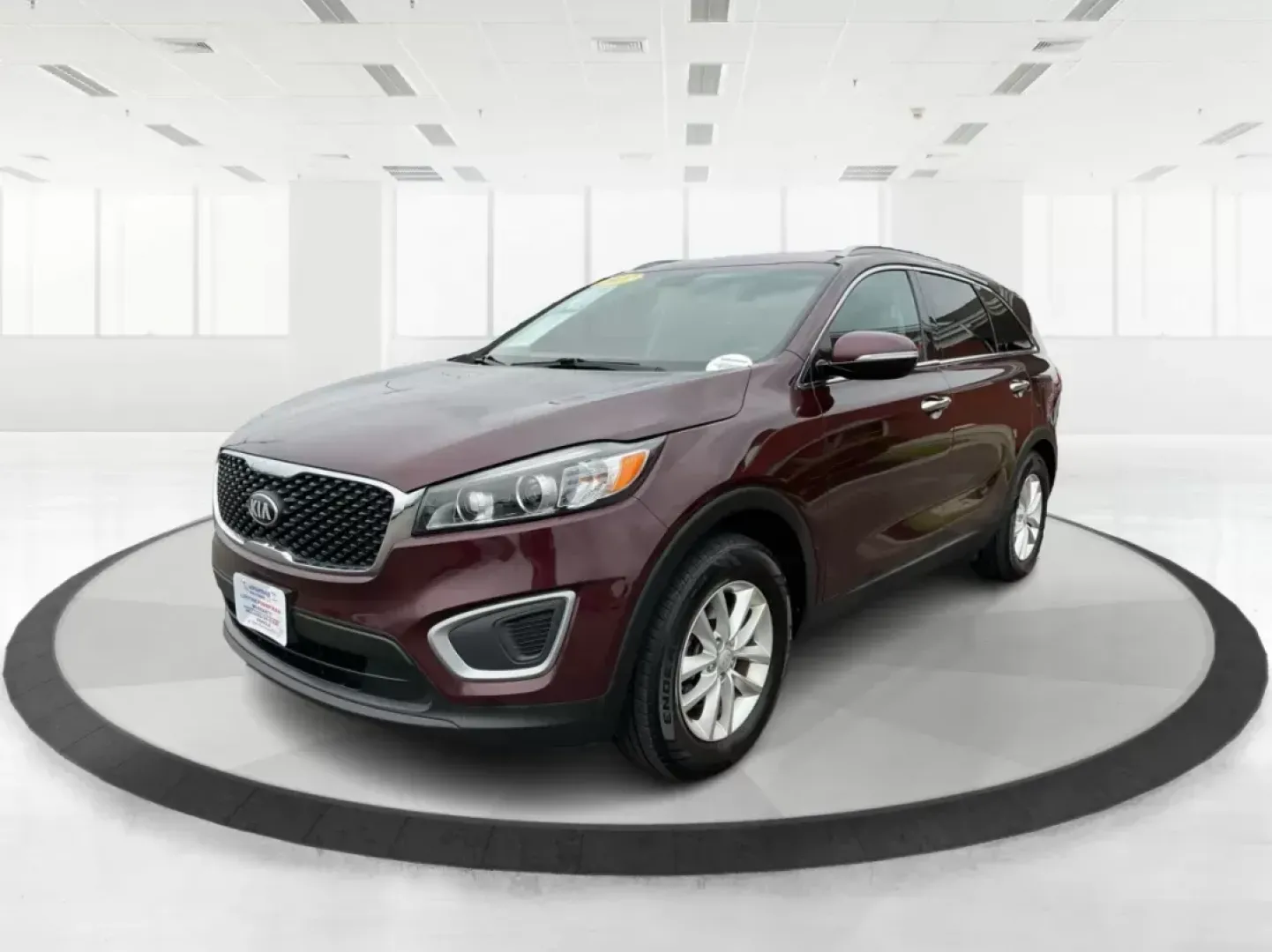 2017 Kia Sorento 3.3L LX (5XYPG4A53HG) with an Lambda II 3.3L V-6 gasoline direct injection engine, located at 880 E. National Road, Vandalia, OH, 45377, (937) 908-9800, 39.891918, -84.183594 - ### Discover the Versatile 2017 Kia Sorento at Advantage Car and Credit: Your Go-To BHPH Dealership in Fairborn, OH!<br /> <br /> Are you searching for a family-friendly SUV that can accommodate all your adventures? Look no further! The 2017 Kia Sorento, available at Advantage Car and Credit in Fair - Photo#7