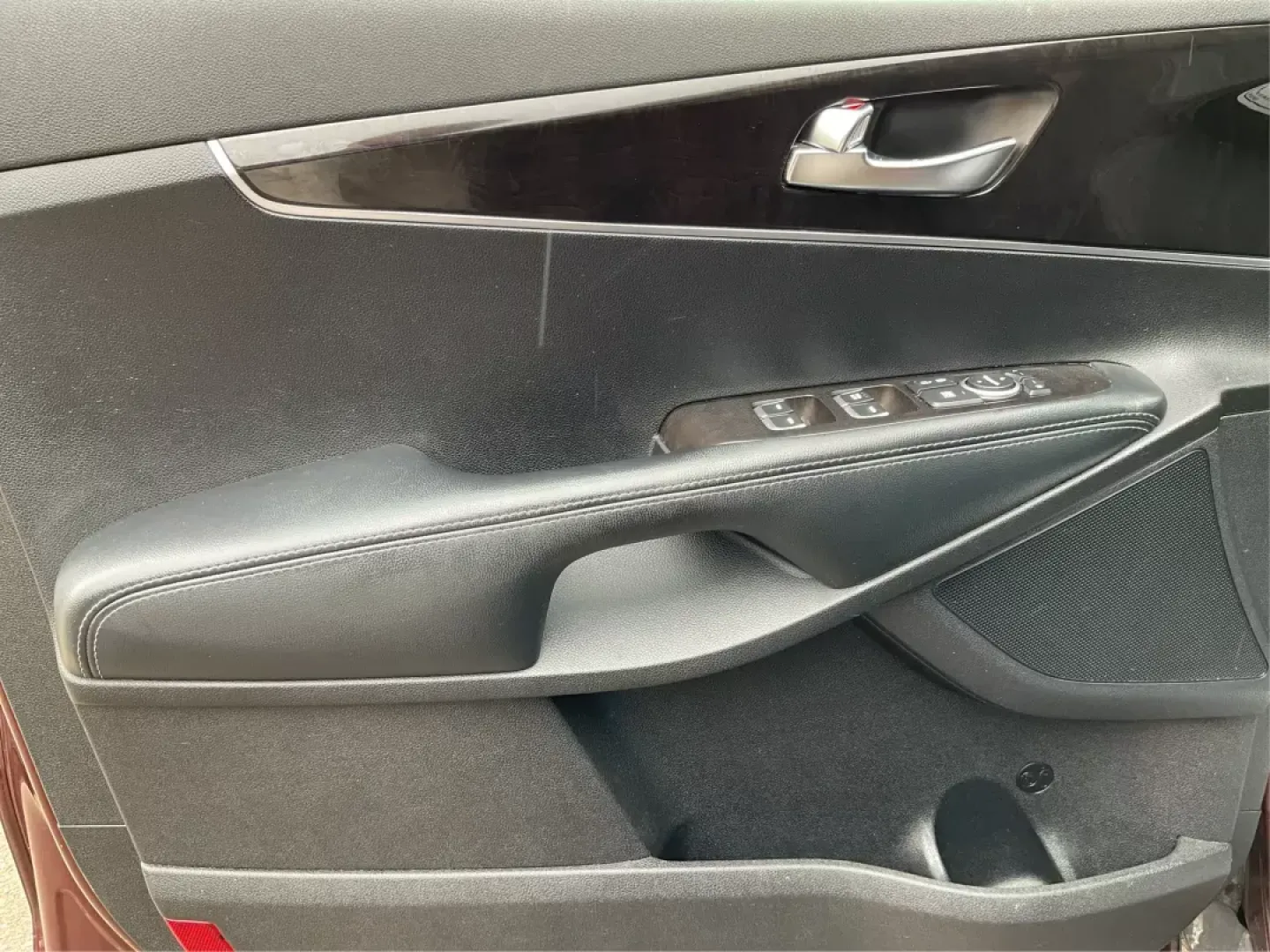 2017 Kia Sorento 3.3L LX (5XYPG4A53HG) with an Lambda II 3.3L V-6 gasoline direct injection engine, located at 880 E. National Road, Vandalia, OH, 45377, (937) 908-9800, 39.891918, -84.183594 - ### Discover the Versatile 2017 Kia Sorento at Advantage Car and Credit: Your Go-To BHPH Dealership in Fairborn, OH!<br /> <br /> Are you searching for a family-friendly SUV that can accommodate all your adventures? Look no further! The 2017 Kia Sorento, available at Advantage Car and Credit in Fair - Photo#17