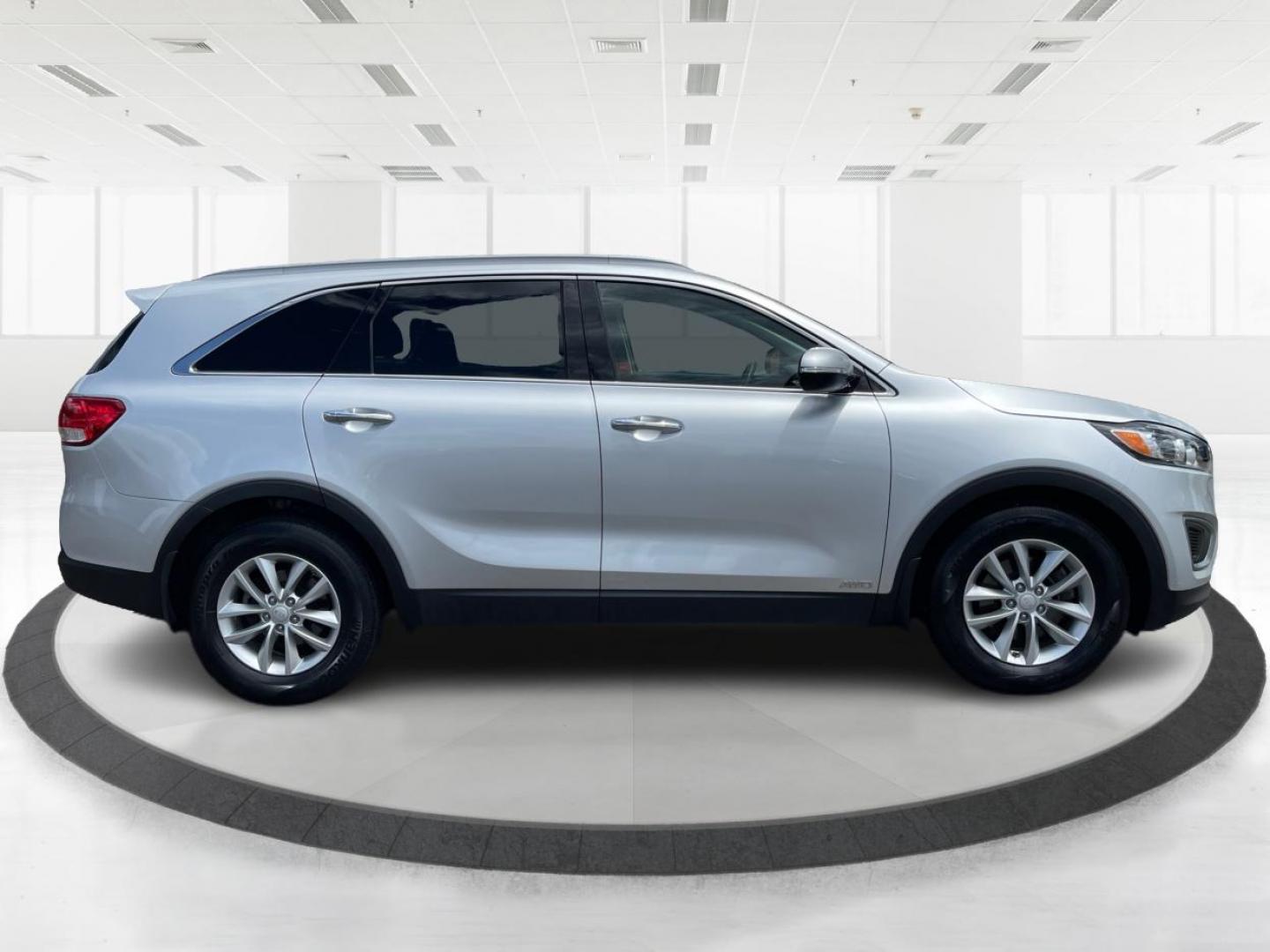 2017 Kia Sorento LX AWD (5XYPGDA32HG) with an 2.4L L4 DOHC 16V engine, 6-Speed Automatic transmission, located at 401 Woodman Dr, Riverside, OH, 45431, (937) 908-9800, 39.760899, -84.123421 - 2017 Kia Sorento LX AWD - Photo#1