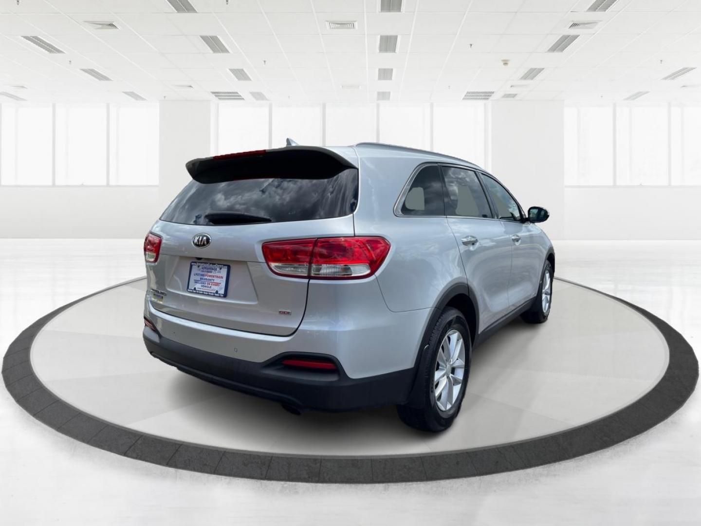 2017 Kia Sorento LX AWD (5XYPGDA32HG) with an 2.4L L4 DOHC 16V engine, 6-Speed Automatic transmission, located at 401 Woodman Dr, Riverside, OH, 45431, (937) 908-9800, 39.760899, -84.123421 - 2017 Kia Sorento LX AWD - Photo#2