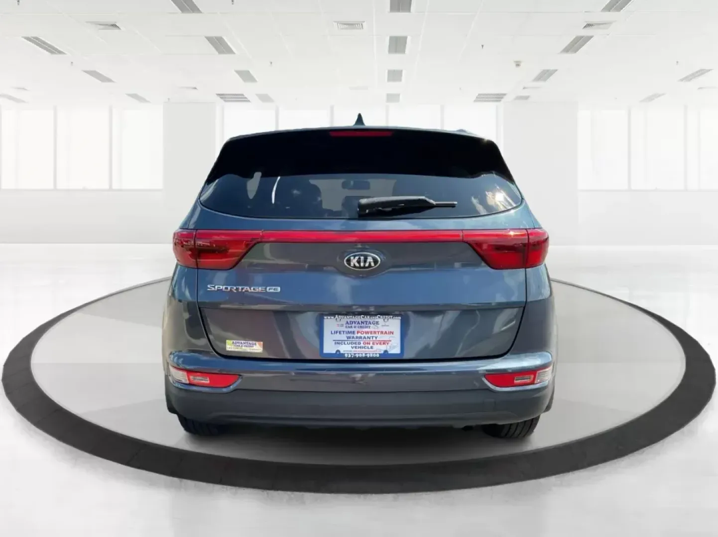 2017 Kia Sportage LX (KNDPM3ACXH7) with an Theta II 2.4L I-4 gasoline direct injection engine, located at 8750 N County Rd 25A, Piqua, OH, 45356, (937) 908-9800, 40.164391, -84.232513 - **Explore the Open Road in the 2017 Kia Sportage LX: Your Ideal Crossover for Every Adventure!**<br /> <br /> Are you ready to transform your daily commute or weekend getaway? The 2017 Kia Sportage LX, available now at Advantage Car and Credit in Fairborn, OH, is not just a vehicle; it's your ticket - Photo#3