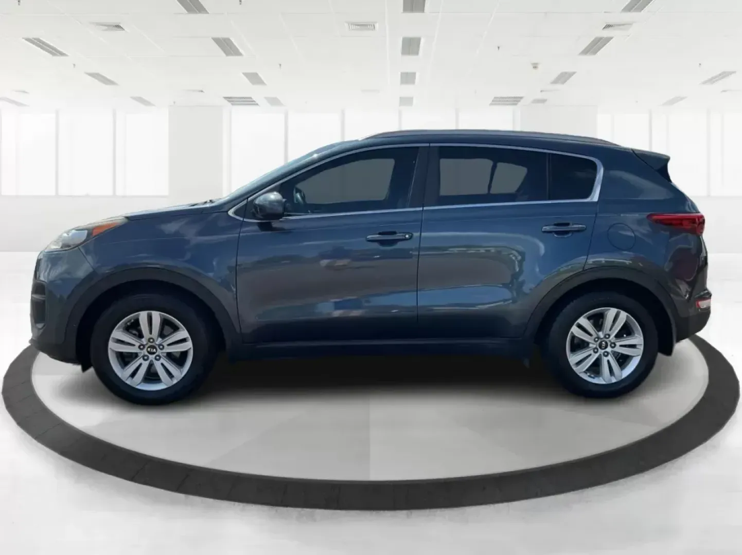 2017 Kia Sportage LX (KNDPM3ACXH7) with an Theta II 2.4L I-4 gasoline direct injection engine, located at 8750 N County Rd 25A, Piqua, OH, 45356, (937) 908-9800, 40.164391, -84.232513 - **Explore the Open Road in the 2017 Kia Sportage LX: Your Ideal Crossover for Every Adventure!**<br /> <br /> Are you ready to transform your daily commute or weekend getaway? The 2017 Kia Sportage LX, available now at Advantage Car and Credit in Fairborn, OH, is not just a vehicle; it's your ticket - Photo#5