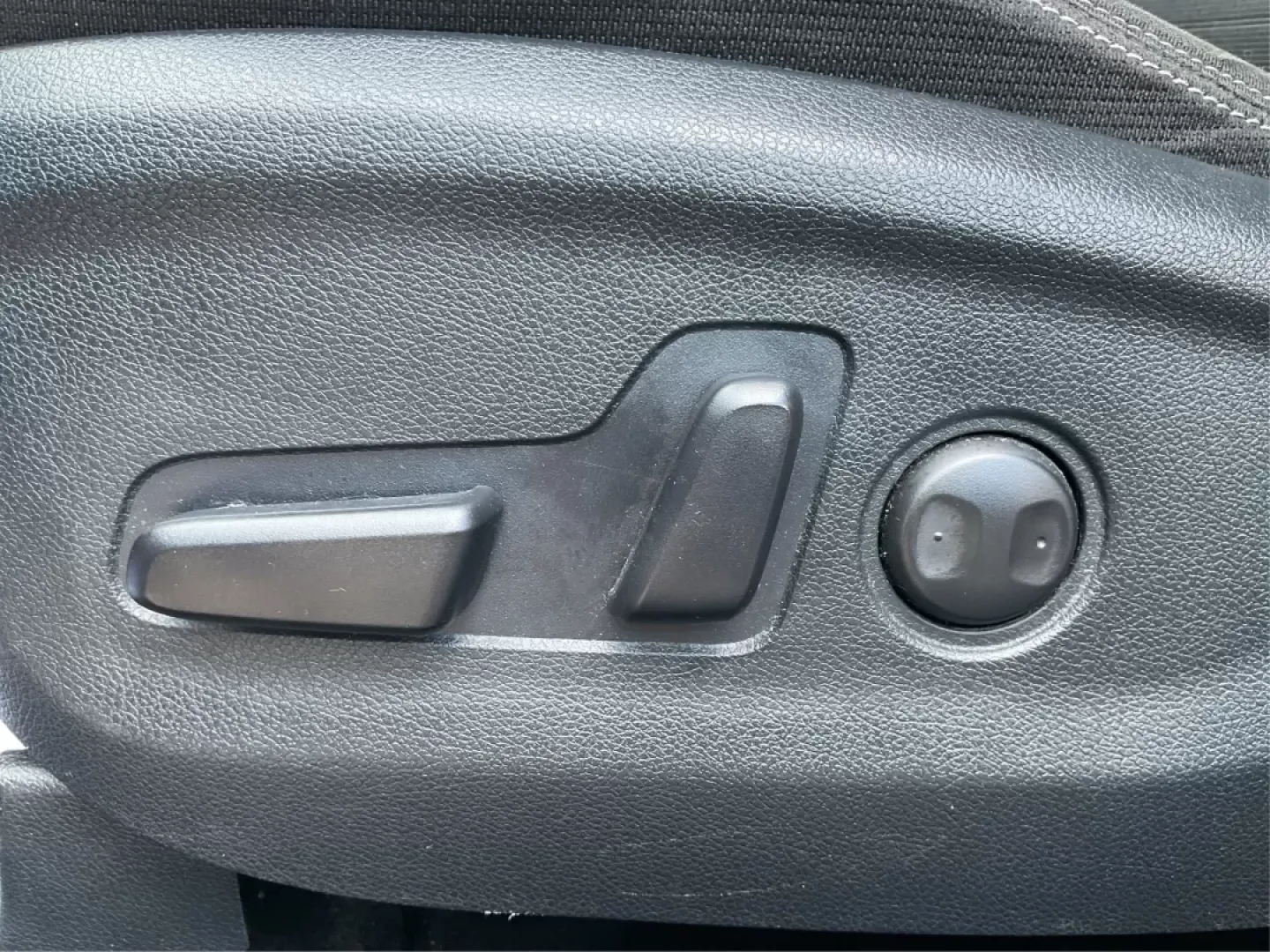 2017 Kia Sportage LX (KNDPM3ACXH7) with an Theta II 2.4L I-4 gasoline direct injection engine, located at 8750 N County Rd 25A, Piqua, OH, 45356, (937) 908-9800, 40.164391, -84.232513 - **Discover Your Next Adventure with the 2017 Kia Sportage LX at Advantage Car and Credit!** <br /> <br /> Are you ready to elevate your driving experience? Look no further! This stunning 2017 Kia Sportage LX in Pacific Blue is perfect for anyone who craves both style and functionality. Whether you'r - Photo#17