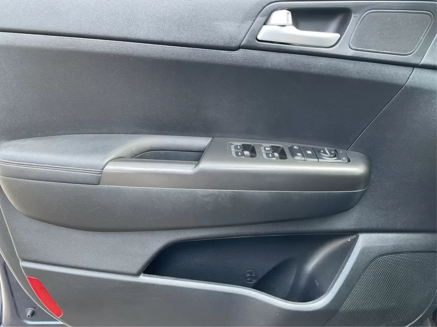 2017 Kia Sportage LX (KNDPM3ACXH7) with an Theta II 2.4L I-4 gasoline direct injection engine, located at 8750 N County Rd 25A, Piqua, OH, 45356, (937) 908-9800, 40.164391, -84.232513 - **Discover Your Next Adventure with the 2017 Kia Sportage LX at Advantage Car and Credit!** <br /> <br /> Are you ready to elevate your driving experience? Look no further! This stunning 2017 Kia Sportage LX in Pacific Blue is perfect for anyone who craves both style and functionality. Whether you'r - Photo#18