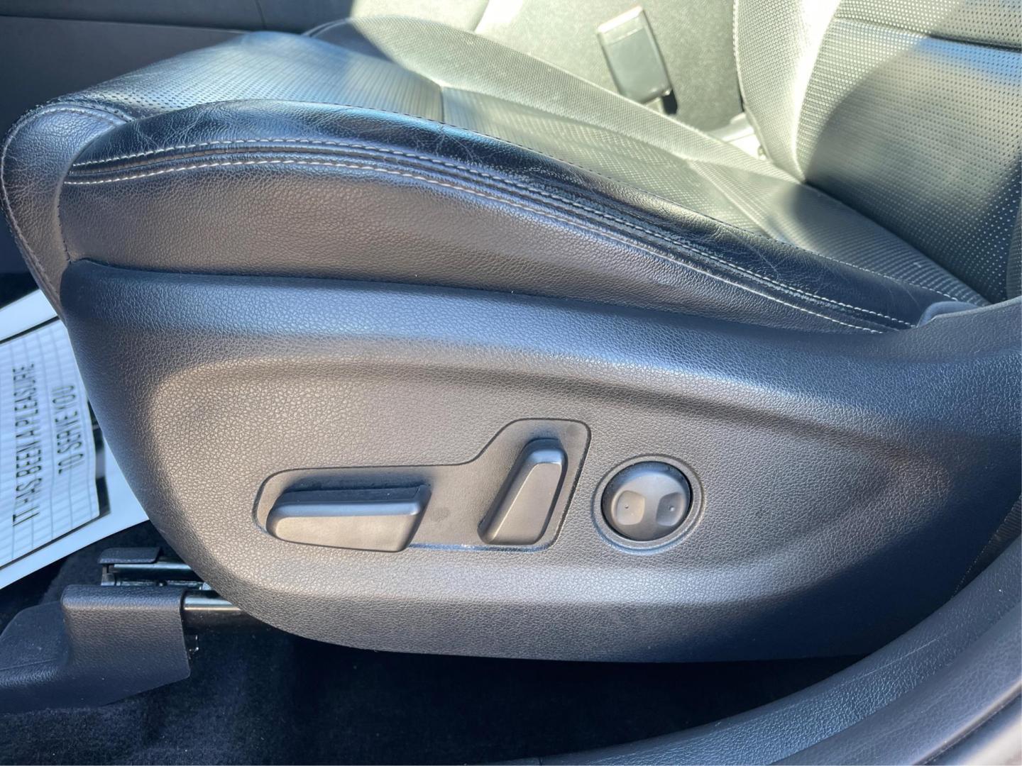 2017 Kia Sportage EX (KNDPNCAC2H7) with an Theta II 2.4L I-4 gasoline direct injection engine, located at 1230 East Main St, Xenia, OH, 45385, (937) 908-9800, 39.688026, -83.910172 - 2017 Kia Sportage EX - Photo#17