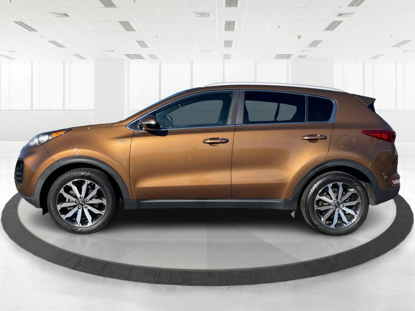 2017 Kia Sportage EX (KNDPNCAC2H7) with an Theta II 2.4L I-4 gasoline direct injection engine, located at 1230 East Main St, Xenia, OH, 45385, (937) 908-9800, 39.688026, -83.910172 - 2017 Kia Sportage EX - Photo#5