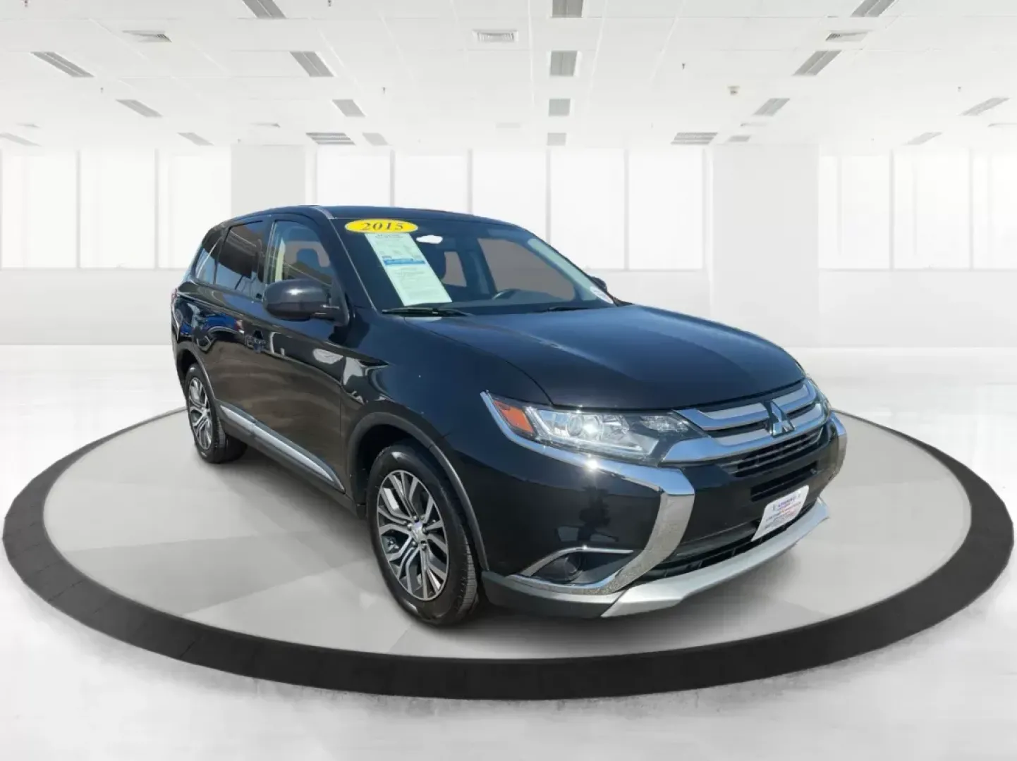 2017 Mitsubishi Outlander ES (JA4AD2A34HZ) with an 2.4L I-4 variable valve control engine, located at 1230 East Main St, Xenia, OH, 45385, (937) 908-9800, 39.688026, -83.910172 - **Adventure Awaits with the 2017 Mitsubishi Outlander ES Your Ideal Family SUV!**<br /> <br /> Are you on the hunt for a versatile and reliable SUV that can handle your growing family's needs while also being budget-friendly? Look no further! At Advantage Car and Credit in Fairborn, OH, we present - Photo#0