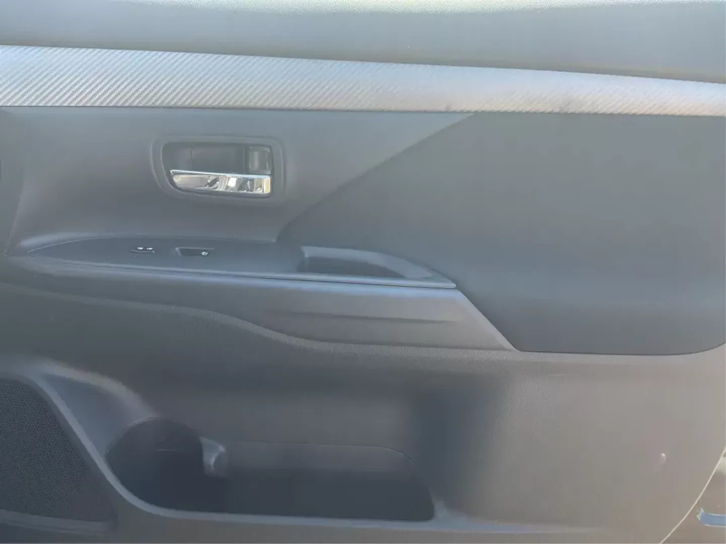 2017 Mitsubishi Outlander ES (JA4AD2A34HZ) with an 2.4L I-4 variable valve control engine, located at 1230 East Main St, Xenia, OH, 45385, (937) 908-9800, 39.688026, -83.910172 - **Adventure Awaits with the 2017 Mitsubishi Outlander ES Your Ideal Family SUV!**<br /> <br /> Are you on the hunt for a versatile and reliable SUV that can handle your growing family's needs while also being budget-friendly? Look no further! At Advantage Car and Credit in Fairborn, OH, we present - Photo#17