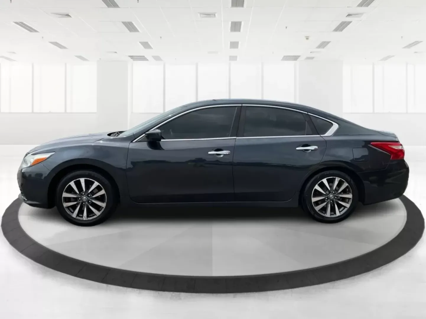 2017 Nissan Altima 2.5 SV (1N4AL3AP0HC) with an 2.5L L4 DOHC 16V engine, Continuously Variable Transmission transmission, located at 8750 N County Rd 25A, Piqua, OH, 45356, (937) 908-9800, 40.164391, -84.232513 - Unlock a seamless driving experience with the 2017 Nissan Altima 2.5 SV, a sedan designed not just for the daily commute but for life's countless adventures. Whether you're navigating the bustling streets of Fairborn, OH, or embarking on weekend getaways with the family, this Altima delivers a perfe - Photo#5