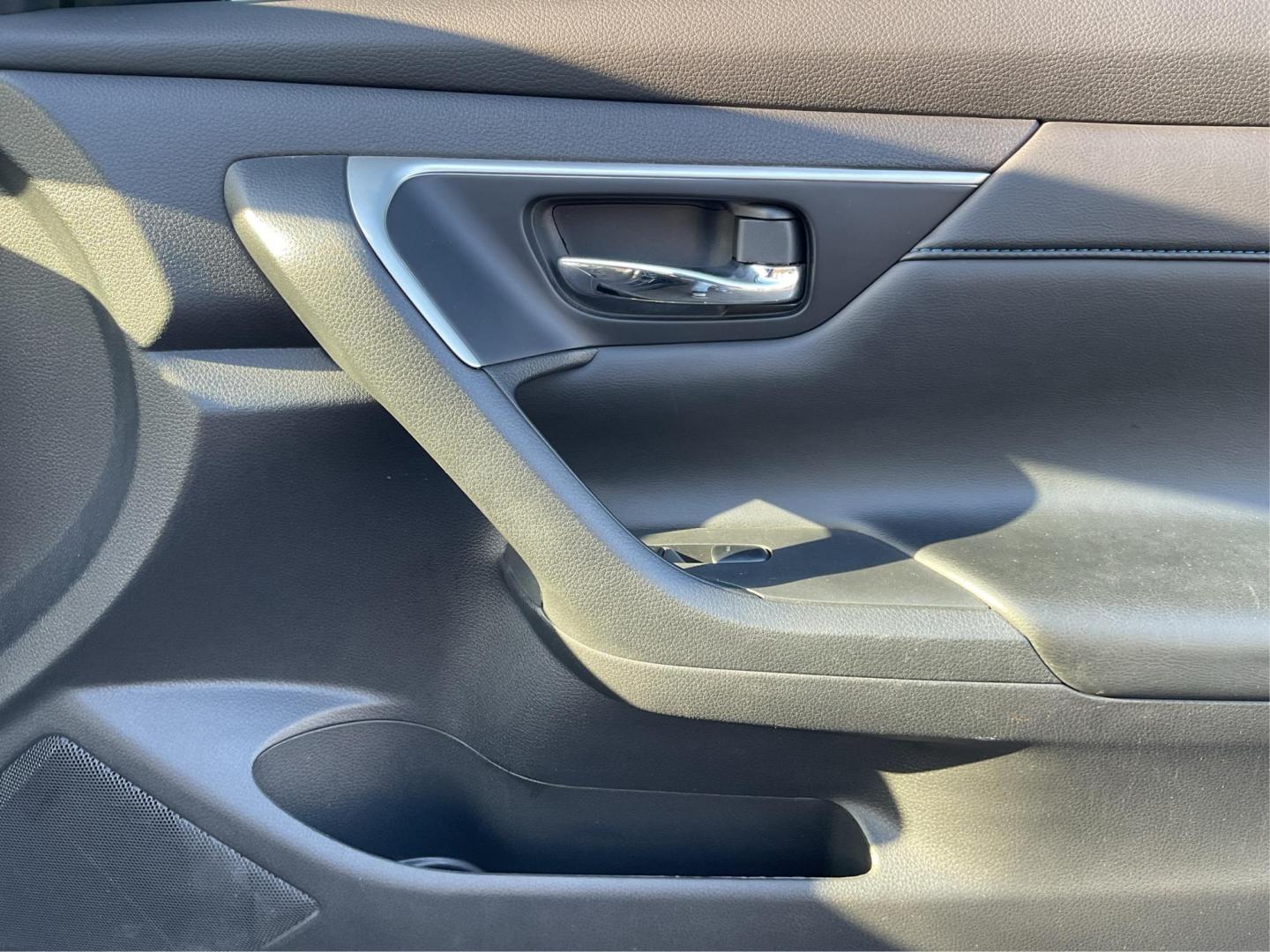 2017 Nissan Altima 2.5 SR (1N4AL3AP8HC) with an Other engine, located at 1951 S Dayton Lakeview Rd., New Carlisle, OH, 45344, (937) 908-9800, 39.890999, -84.050255 - 2017 Nissan Altima 2.5 SR - Photo#18