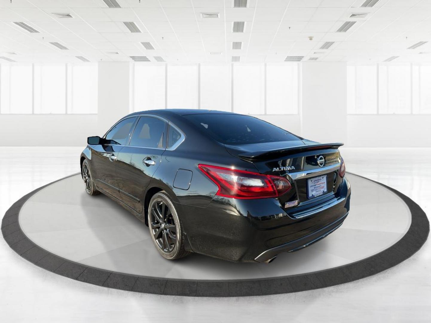 2017 Nissan Altima 2.5 SR (1N4AL3AP8HC) with an Other engine, located at 1951 S Dayton Lakeview Rd., New Carlisle, OH, 45344, (937) 908-9800, 39.890999, -84.050255 - 2017 Nissan Altima 2.5 SR - Photo#4
