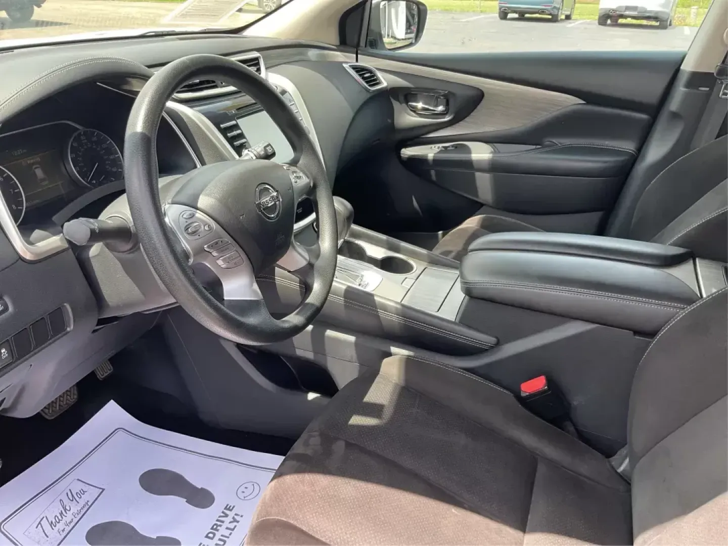 2017 Nissan Murano S AWD (5N1AZ2MH6HN) with an 3.5L V6 DOHC 24V engine, Continuously Variable Transmission transmission, located at 1184 Kauffman Ave, Fairborn, OH, 45324, (937) 908-9800, 39.807072, -84.030914 - **Discover Your Adventure with the 2017 Nissan Murano S AWD at Advantage Car and Credit!**<br /> <br /> Are you ready to upgrade your driving experience? If you're searching for a versatile SUV that blends style, comfort, and capability, look no further than our stunning 2017 Nissan Murano S AWD, av - Photo#8