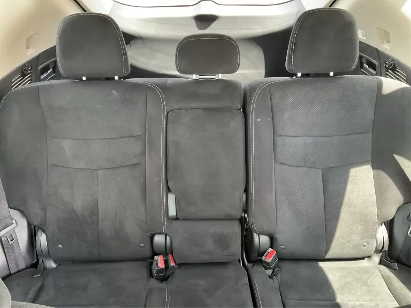 2017 Nissan Murano S AWD (5N1AZ2MH6HN) with an 3.5L V6 DOHC 24V engine, Continuously Variable Transmission transmission, located at 1184 Kauffman Ave, Fairborn, OH, 45324, (937) 908-9800, 39.807072, -84.030914 - **Discover Your Adventure with the 2017 Nissan Murano S AWD at Advantage Car and Credit!**<br /> <br /> Are you ready to upgrade your driving experience? If you're searching for a versatile SUV that blends style, comfort, and capability, look no further than our stunning 2017 Nissan Murano S AWD, av - Photo#13