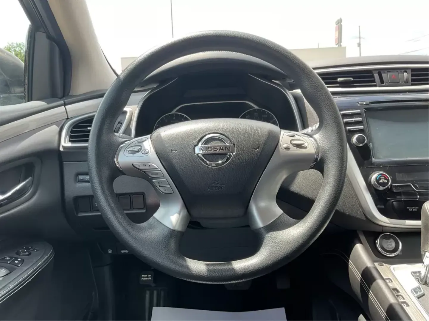 2017 Nissan Murano S AWD (5N1AZ2MH6HN) with an 3.5L V6 DOHC 24V engine, Continuously Variable Transmission transmission, located at 1184 Kauffman Ave, Fairborn, OH, 45324, (937) 908-9800, 39.807072, -84.030914 - **Discover Your Adventure with the 2017 Nissan Murano S AWD at Advantage Car and Credit!**<br /> <br /> Are you ready to upgrade your driving experience? If you're searching for a versatile SUV that blends style, comfort, and capability, look no further than our stunning 2017 Nissan Murano S AWD, av - Photo#15