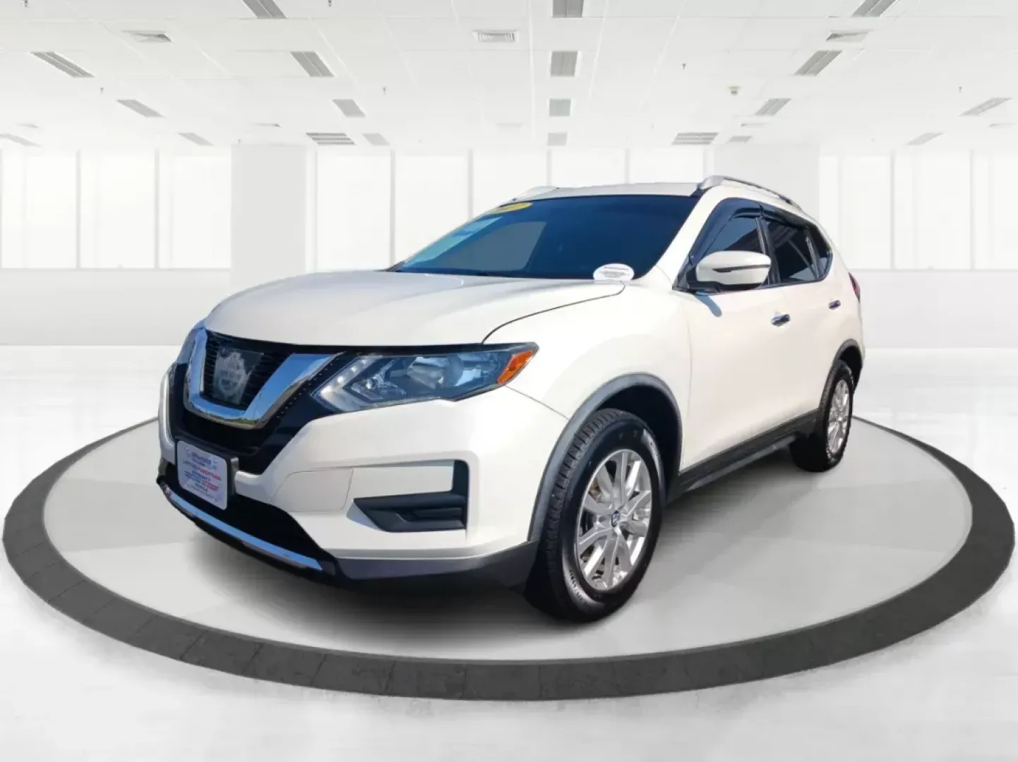 2017 Nissan Rogue SV AWD (KNMAT2MV9HP) with an 2.5L L4 DOHC 16V engine, Continuously Variable Transmission transmission, located at 1184 Kauffman Ave, Fairborn, OH, 45324, (937) 908-9800, 39.807072, -84.030914 - 2017 Nissan Rogue SV AWD - Photo#8