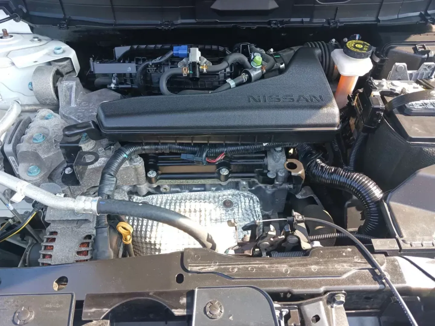 2017 Nissan Rogue SV AWD (KNMAT2MV9HP) with an 2.5L L4 DOHC 16V engine, Continuously Variable Transmission transmission, located at 1184 Kauffman Ave, Fairborn, OH, 45324, (937) 908-9800, 39.807072, -84.030914 - 2017 Nissan Rogue SV AWD - Photo#11