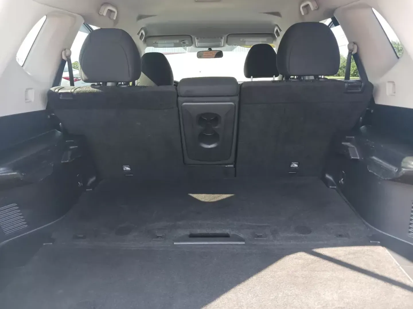 2017 Nissan Rogue SV AWD (KNMAT2MV9HP) with an 2.5L L4 DOHC 16V engine, Continuously Variable Transmission transmission, located at 1184 Kauffman Ave, Fairborn, OH, 45324, (937) 908-9800, 39.807072, -84.030914 - 2017 Nissan Rogue SV AWD - Photo#12