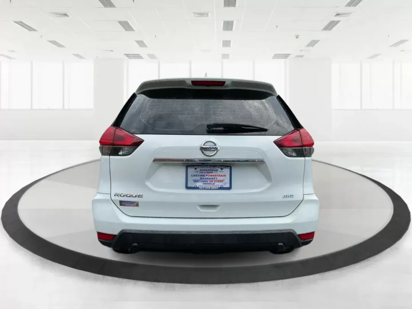 2017 Nissan Rogue S (KNMAT2MV0HP) with an 2.5L I-4 DOHC engine, located at 8750 N County Rd 25A, Piqua, OH, 45356, (937) 908-9800, 40.164391, -84.232513 - **Adventure Awaits: Explore the 2017 Nissan Rogue at Advantage Car and Credit!**<br /> <br /> Are you ready to embark on your next family road trip or weekend adventure? The 2017 Nissan Rogue is the perfect companion for those who value versatility, comfort, and reliability. Whether you're navigatin - Photo#3