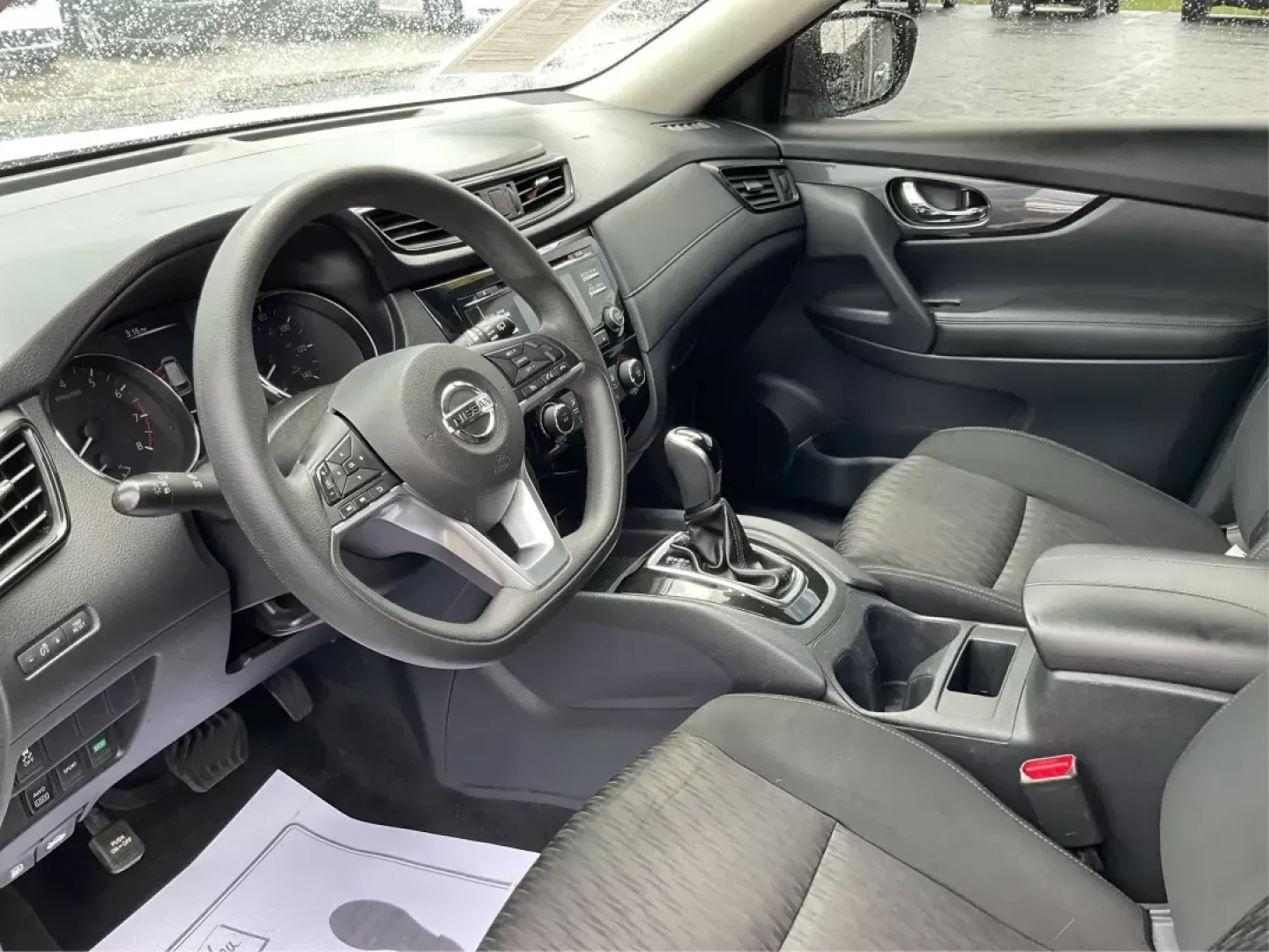 2017 Nissan Rogue S (KNMAT2MV0HP) with an 2.5L I-4 DOHC engine, located at 8750 N County Rd 25A, Piqua, OH, 45356, (937) 908-9800, 40.164391, -84.232513 - **Adventure Awaits: Explore the 2017 Nissan Rogue at Advantage Car and Credit!**<br /> <br /> Are you ready to embark on your next family road trip or weekend adventure? The 2017 Nissan Rogue is the perfect companion for those who value versatility, comfort, and reliability. Whether you're navigatin - Photo#8