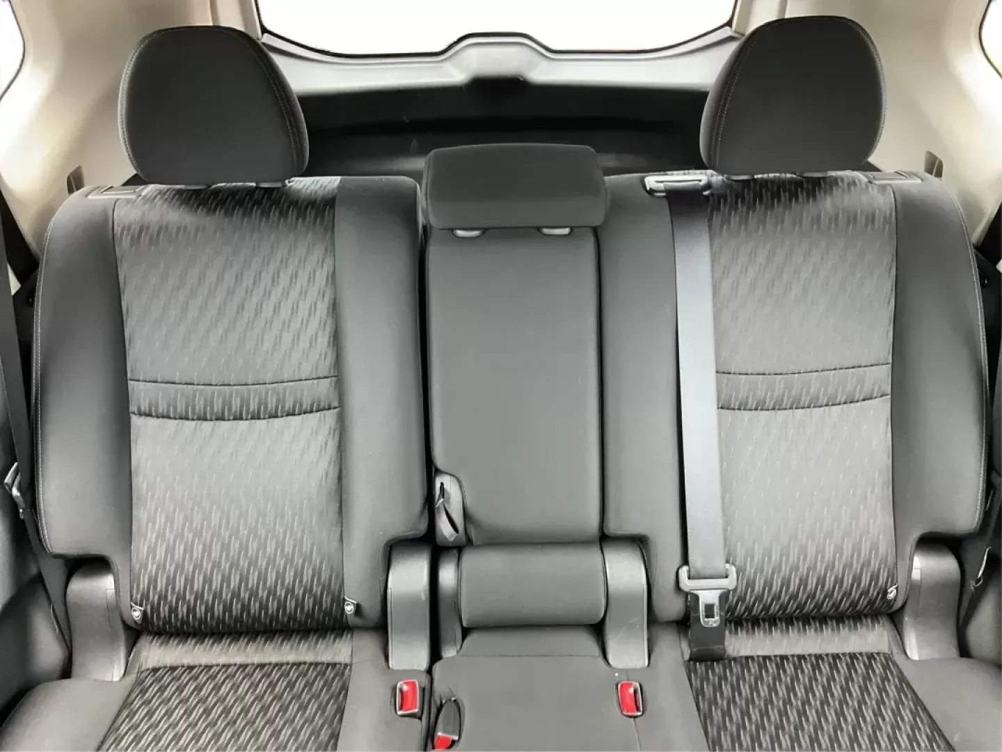 2017 Nissan Rogue S (KNMAT2MV0HP) with an 2.5L I-4 DOHC engine, located at 8750 N County Rd 25A, Piqua, OH, 45356, (937) 908-9800, 40.164391, -84.232513 - **Adventure Awaits: Explore the 2017 Nissan Rogue at Advantage Car and Credit!**<br /> <br /> Are you ready to embark on your next family road trip or weekend adventure? The 2017 Nissan Rogue is the perfect companion for those who value versatility, comfort, and reliability. Whether you're navigatin - Photo#12