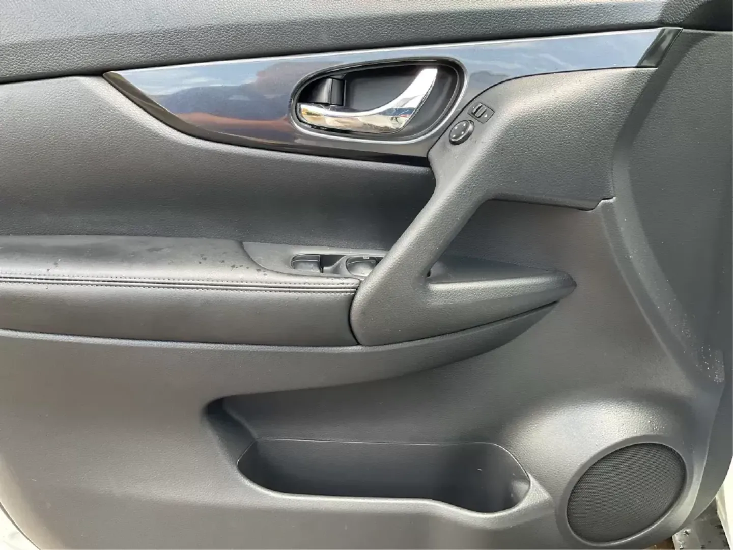 2017 Nissan Rogue S (KNMAT2MV0HP) with an 2.5L I-4 DOHC engine, located at 8750 N County Rd 25A, Piqua, OH, 45356, (937) 908-9800, 40.164391, -84.232513 - **Adventure Awaits: Explore the 2017 Nissan Rogue at Advantage Car and Credit!**<br /> <br /> Are you ready to embark on your next family road trip or weekend adventure? The 2017 Nissan Rogue is the perfect companion for those who value versatility, comfort, and reliability. Whether you're navigatin - Photo#15