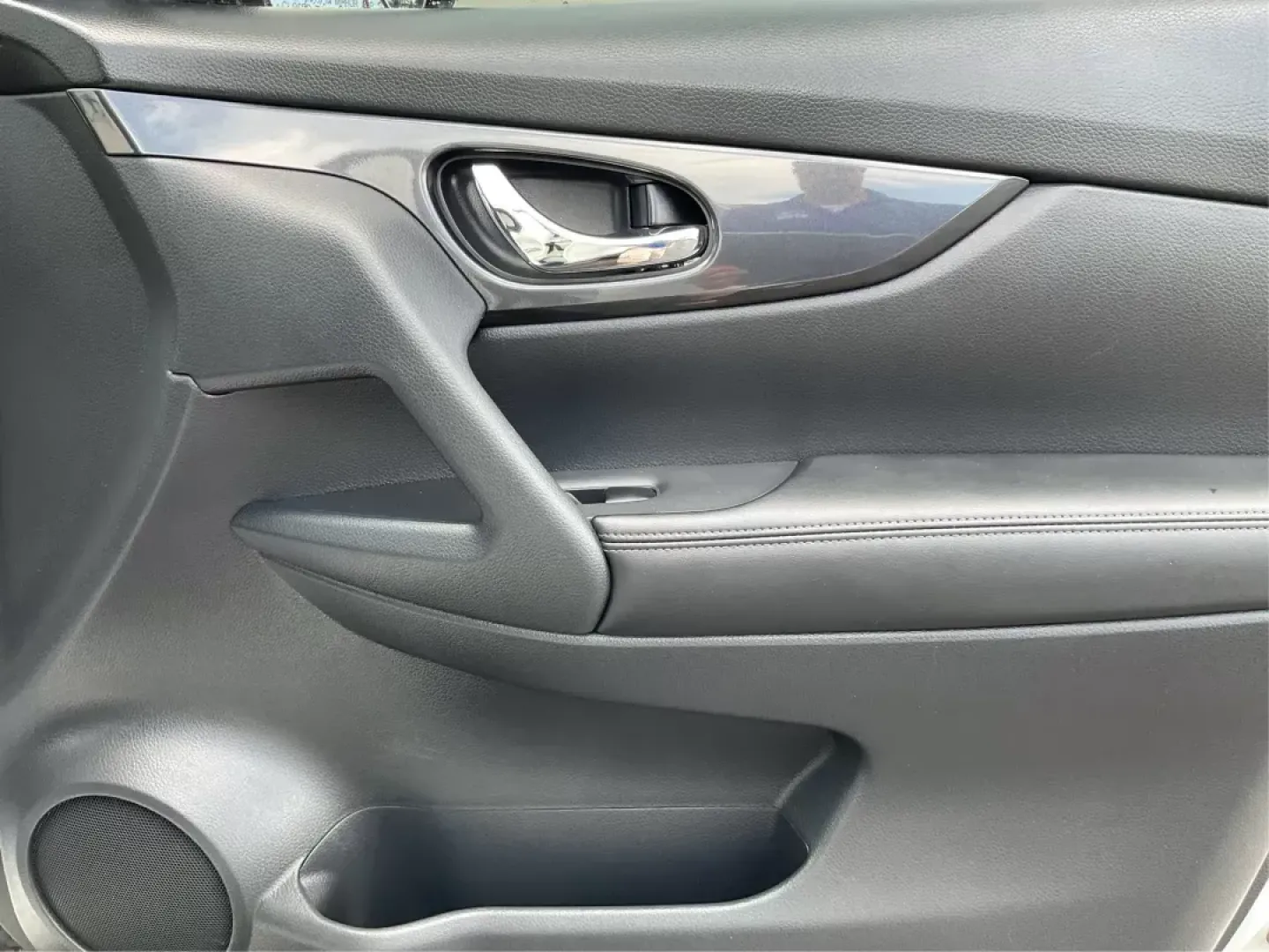 2017 Nissan Rogue S (KNMAT2MV0HP) with an 2.5L I-4 DOHC engine, located at 8750 N County Rd 25A, Piqua, OH, 45356, (937) 908-9800, 40.164391, -84.232513 - **Adventure Awaits: Explore the 2017 Nissan Rogue at Advantage Car and Credit!**<br /> <br /> Are you ready to embark on your next family road trip or weekend adventure? The 2017 Nissan Rogue is the perfect companion for those who value versatility, comfort, and reliability. Whether you're navigatin - Photo#16