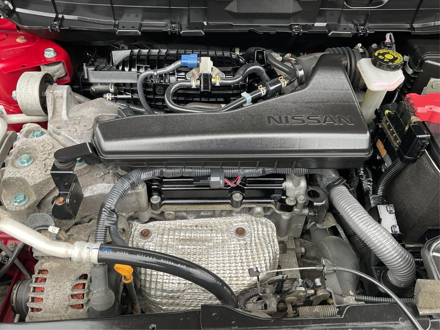 2017 Nissan Rogue SL (JN8AT2MV2HW) with an 2.5L I-4 DOHC engine, located at 4508 South Dixie Dr, Moraine, OH, 45439, (937) 908-9800, 39.689976, -84.218452 - 2017 Nissan Rogue SL - Photo#10