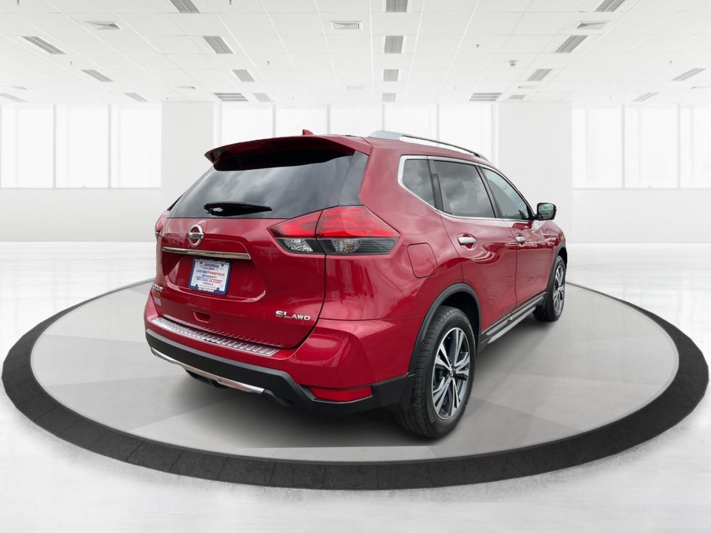 2017 Nissan Rogue SL (JN8AT2MV2HW) with an 2.5L I-4 DOHC engine, located at 4508 South Dixie Dr, Moraine, OH, 45439, (937) 908-9800, 39.689976, -84.218452 - 2017 Nissan Rogue SL - Photo#2