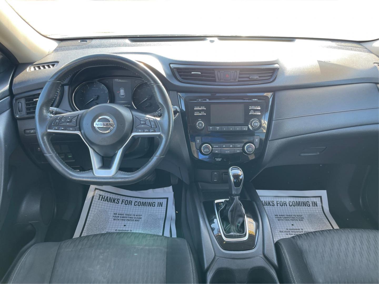2017 Nissan Rogue SV AWD (KNMAT2MV1HP) with an 2.5L L4 DOHC 16V engine, Continuously Variable Transmission transmission, located at 1230 East Main St, Xenia, OH, 45385, (937) 908-9800, 39.688026, -83.910172 - 2017 Nissan Rogue SV AWD - Photo#20