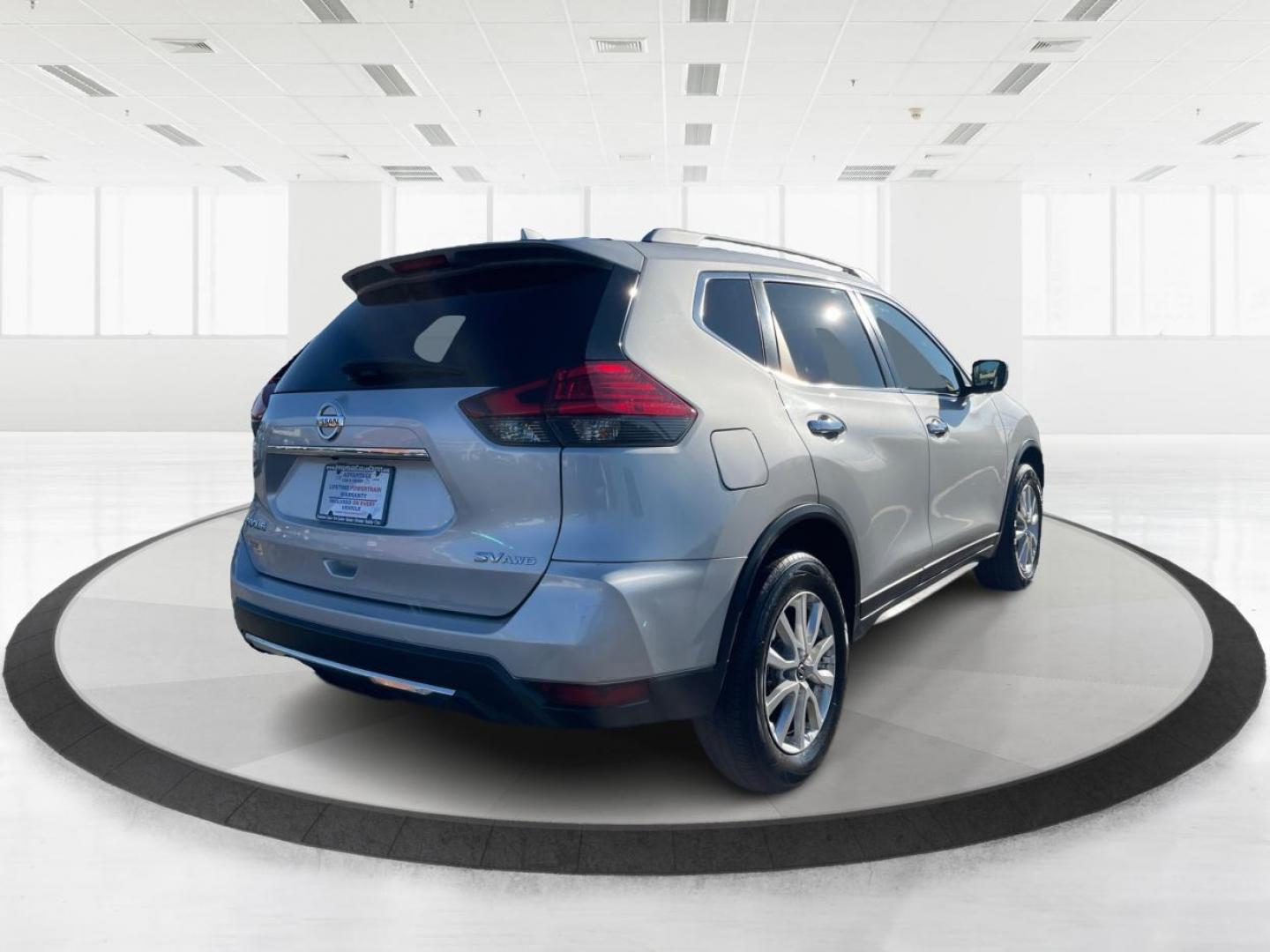 2017 Nissan Rogue SV AWD (KNMAT2MV1HP) with an 2.5L L4 DOHC 16V engine, Continuously Variable Transmission transmission, located at 1230 East Main St, Xenia, OH, 45385, (937) 908-9800, 39.688026, -83.910172 - 2017 Nissan Rogue SV AWD - Photo#2