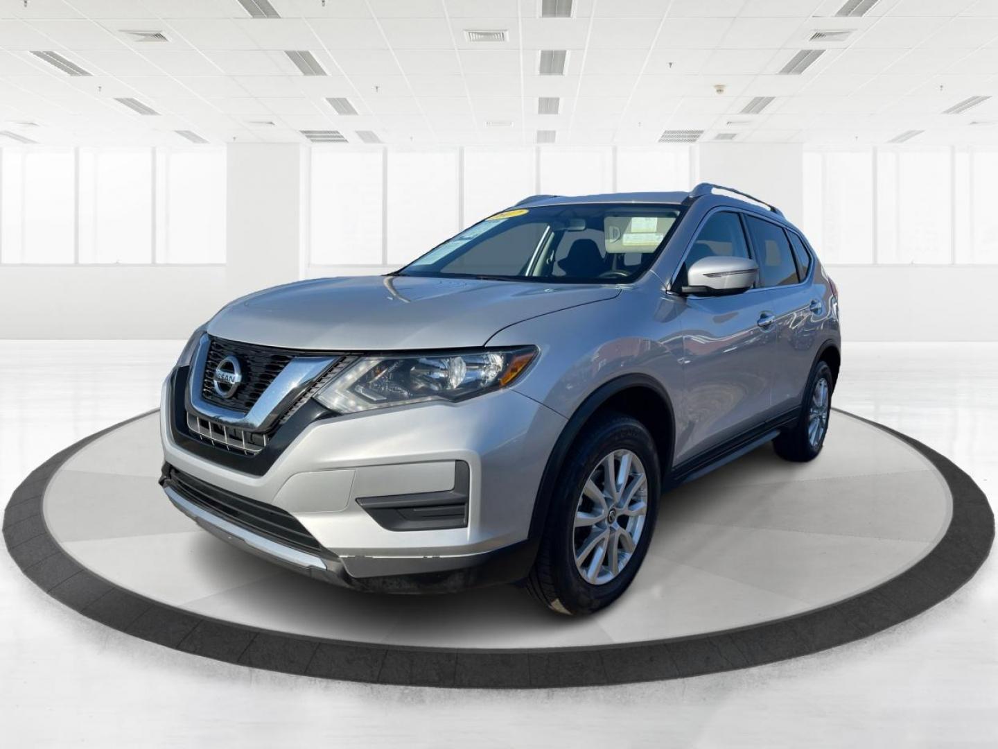 2017 Nissan Rogue SV AWD (KNMAT2MV1HP) with an 2.5L L4 DOHC 16V engine, Continuously Variable Transmission transmission, located at 1230 East Main St, Xenia, OH, 45385, (937) 908-9800, 39.688026, -83.910172 - 2017 Nissan Rogue SV AWD - Photo#7