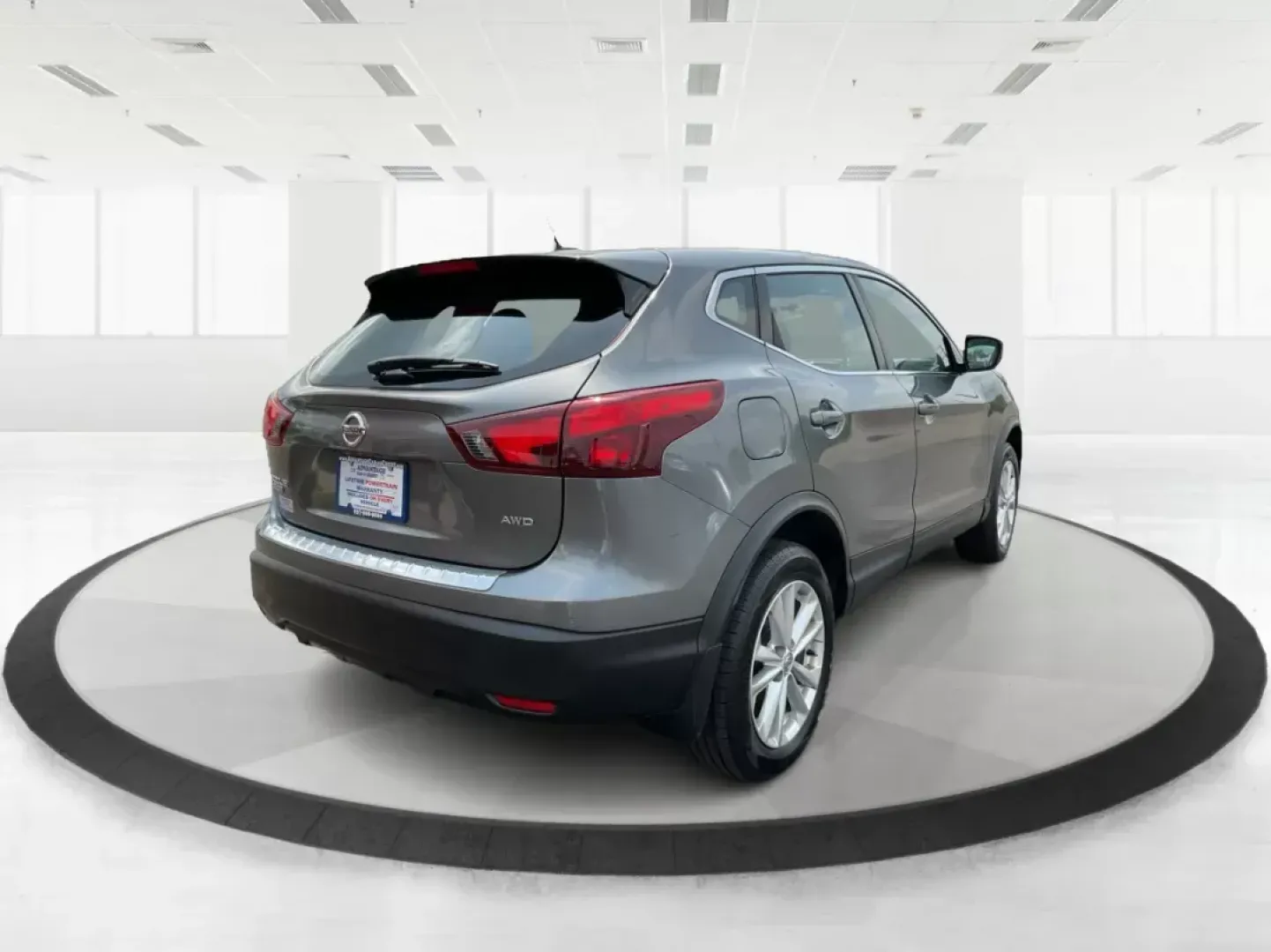 2017 Nissan Rogue Sport S (JN1BJ1CR9HW) with an 2L I-4 gasoline direct injection engine, located at 880 E. National Road, Vandalia, OH, 45377, (937) 908-9800, 39.891918, -84.183594 - 2017 Nissan Rogue Sport S - Photo#2