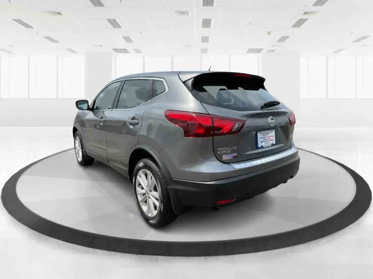 2017 Nissan Rogue Sport S (JN1BJ1CR9HW) with an 2L I-4 gasoline direct injection engine, located at 880 E. National Road, Vandalia, OH, 45377, (937) 908-9800, 39.891918, -84.183594 - 2017 Nissan Rogue Sport S - Photo#5
