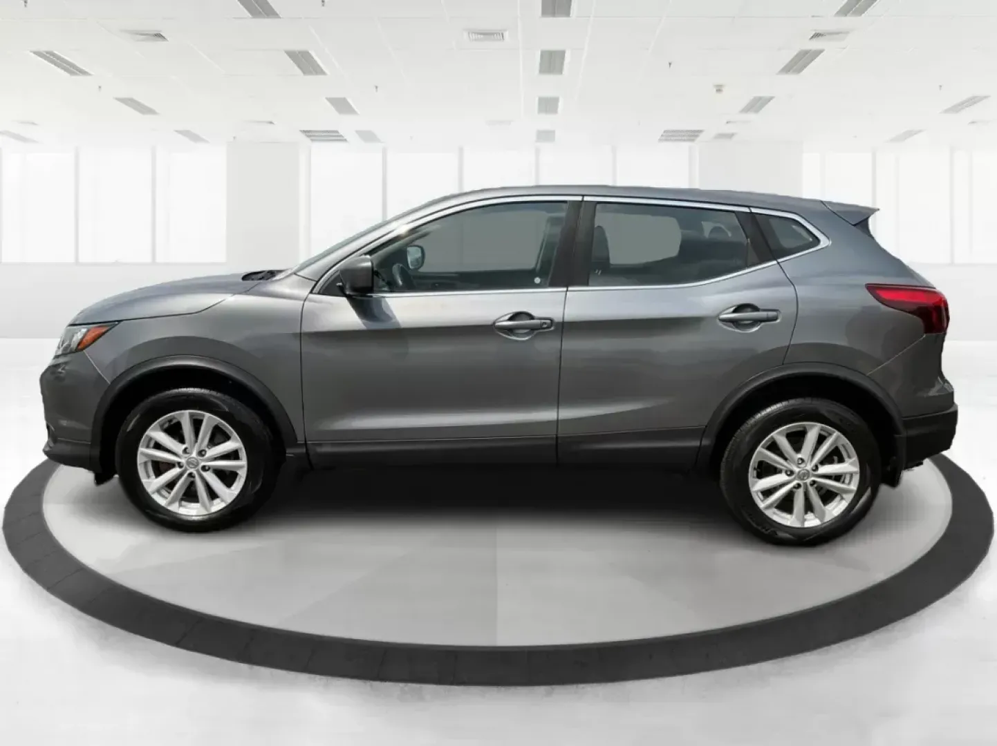 2017 Nissan Rogue Sport S (JN1BJ1CR9HW) with an 2L I-4 gasoline direct injection engine, located at 880 E. National Road, Vandalia, OH, 45377, (937) 908-9800, 39.891918, -84.183594 - 2017 Nissan Rogue Sport S - Photo#6