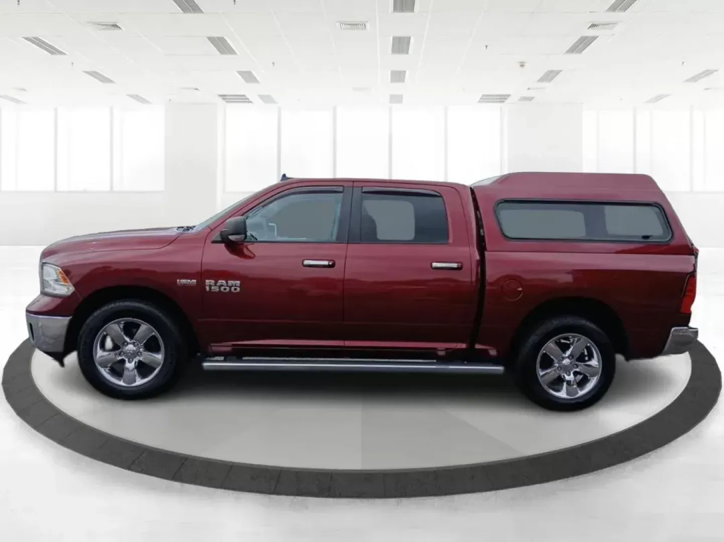 2017 Ram 1500 SLT Crew Cab SWB 4WD (3C6RR7LT1HG) with an 5.7L V8 OHV 16V engine, 8-Speed Automatic transmission, located at 880 E. National Road, Vandalia, OH, 45377, (937) 908-9800, 39.891918, -84.183594 - 2017 Ram 1500 SLT Crew Cab SWB 4WD - Photo#6