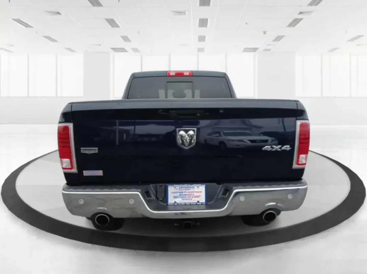 2017 Ram 1500 Laramie Quad Cab 4WD (1C6RR7JT1HS) with an 5.7L V8 OHV 16V engine, 8-Speed Automatic transmission, located at 1184 Kauffman Ave, Fairborn, OH, 45324, (937) 908-9800, 39.807072, -84.030914 - 2017 Ram 1500 Laramie Quad Cab 4WD - Photo#3
