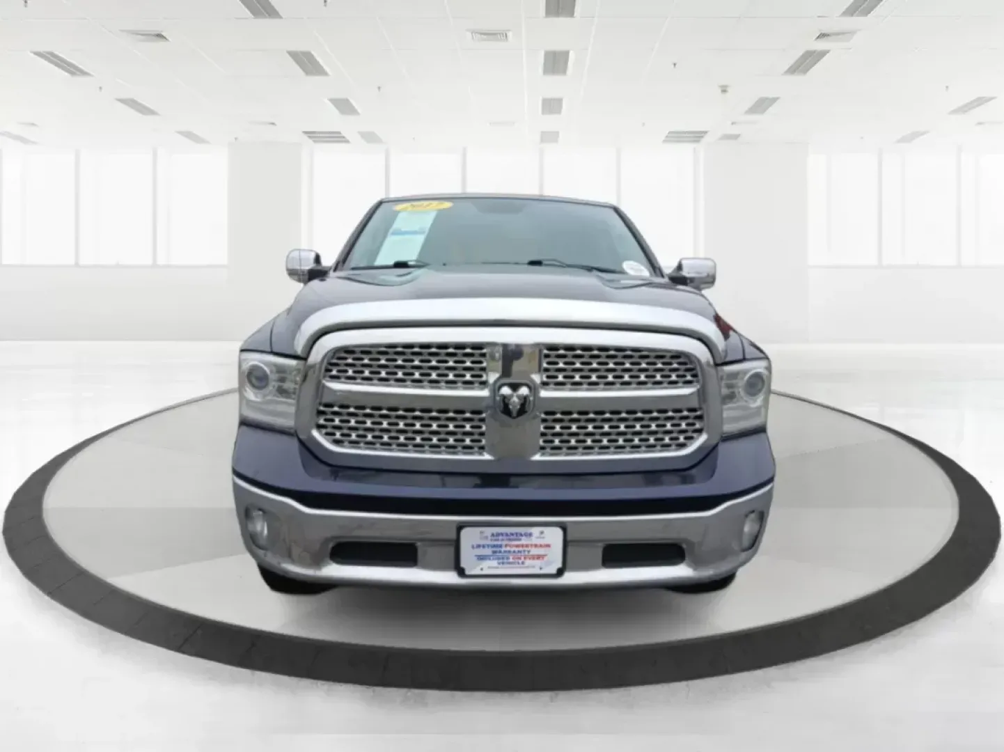 2017 Ram 1500 Laramie Quad Cab 4WD (1C6RR7JT1HS) with an 5.7L V8 OHV 16V engine, 8-Speed Automatic transmission, located at 1184 Kauffman Ave, Fairborn, OH, 45324, (937) 908-9800, 39.807072, -84.030914 - 2017 Ram 1500 Laramie Quad Cab 4WD - Photo#6