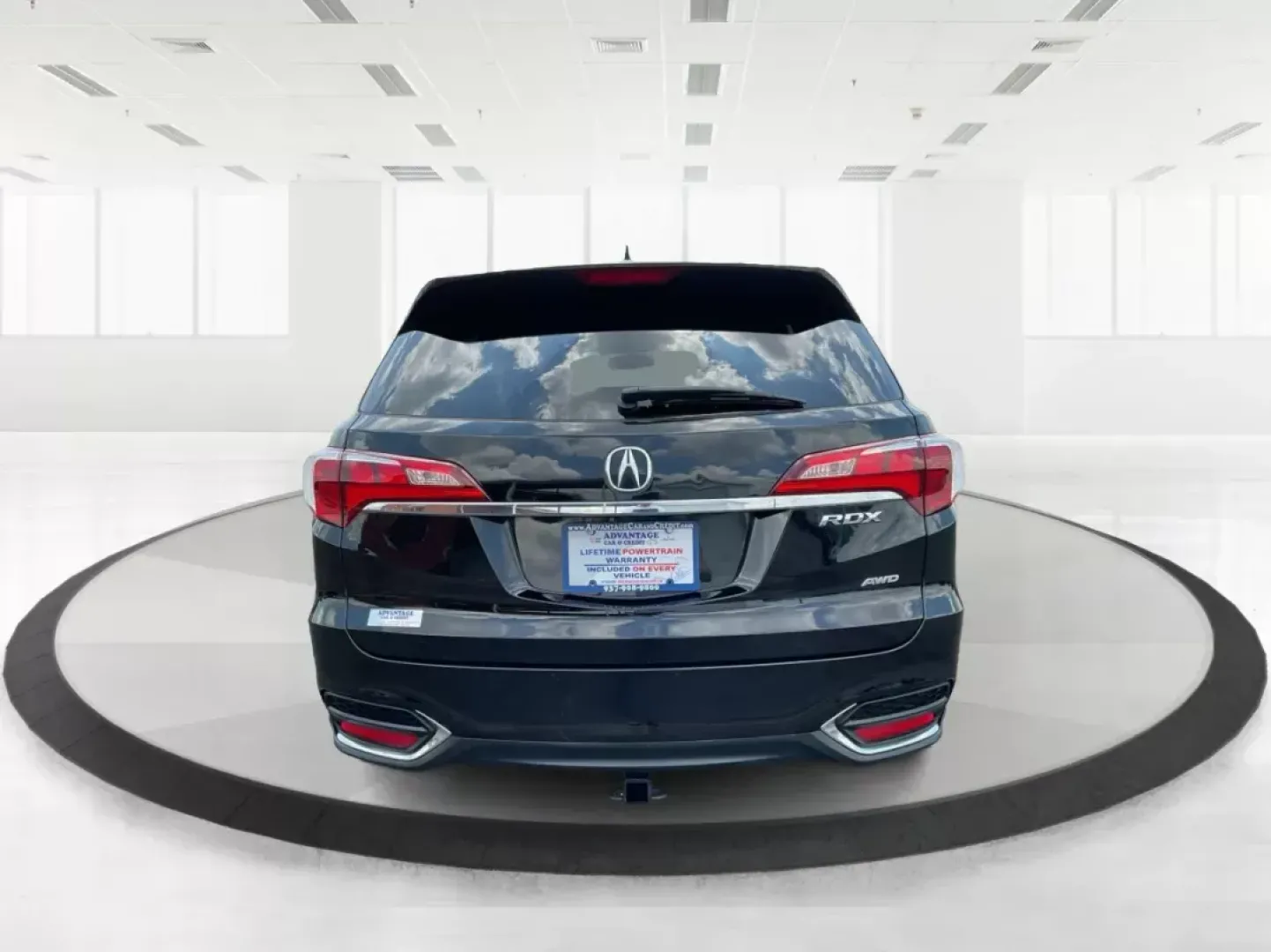 2018 Acura RDX AcuraWatch Plus Package (5J8TB4H34JL) with an 3.5L V-6 i-VTEC variable valve control engine, located at 401 Woodman Dr, Riverside, OH, 45431, (937) 908-9800, 39.760899, -84.123421 - **Experience Unmatched Comfort and Versatility with the 2018 Acura RDX at Advantage Car and Credit!**<br /> <br /> Are you in search of the perfect crossover SUV that effortlessly balances family needs, commuting demands, and weekend adventures? Look no further! The 2018 Acura RDX at Advantage Car a - Photo#3